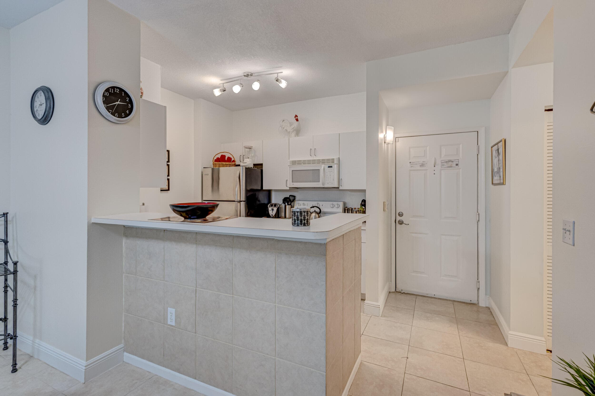 630 S Sapodilla Avenue 112, West Palm Beach, FL 33401 — photo 17 of 63