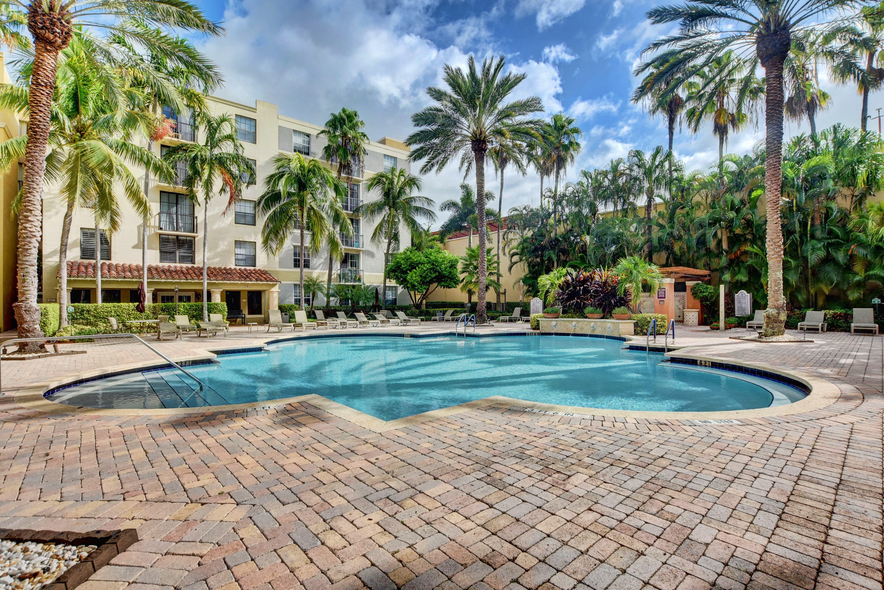 630 S Sapodilla Avenue 112, West Palm Beach, FL 33401 — photo 32 of 63