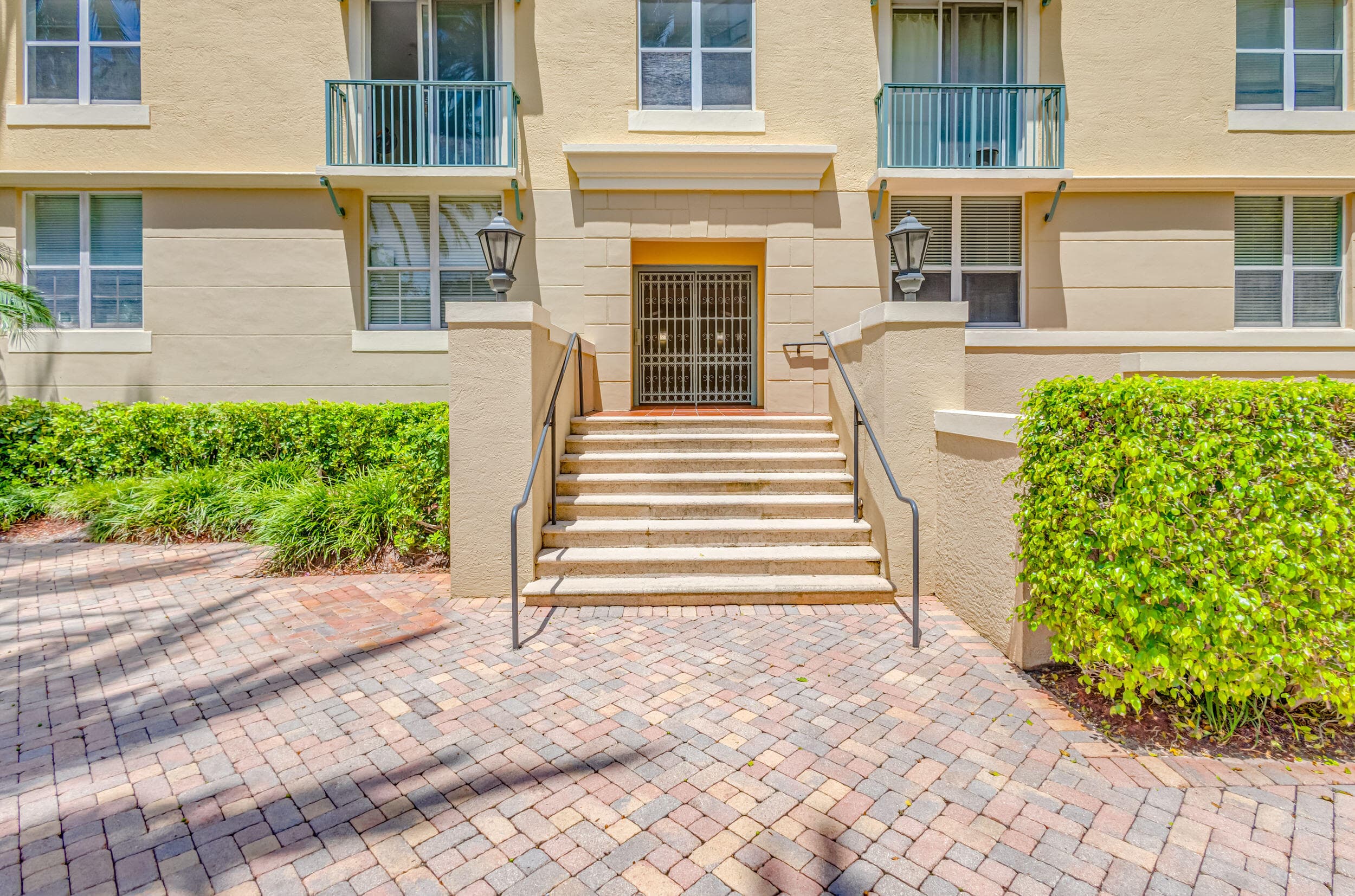 630 S Sapodilla Avenue 112, West Palm Beach, FL 33401 — photo 51 of 63