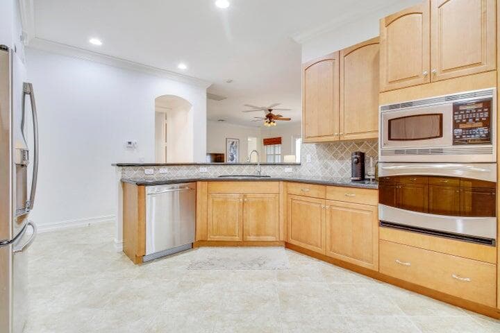 349 Chambord Terrace, Palm Beach Gardens, FL 33410 — photo 14 of 32