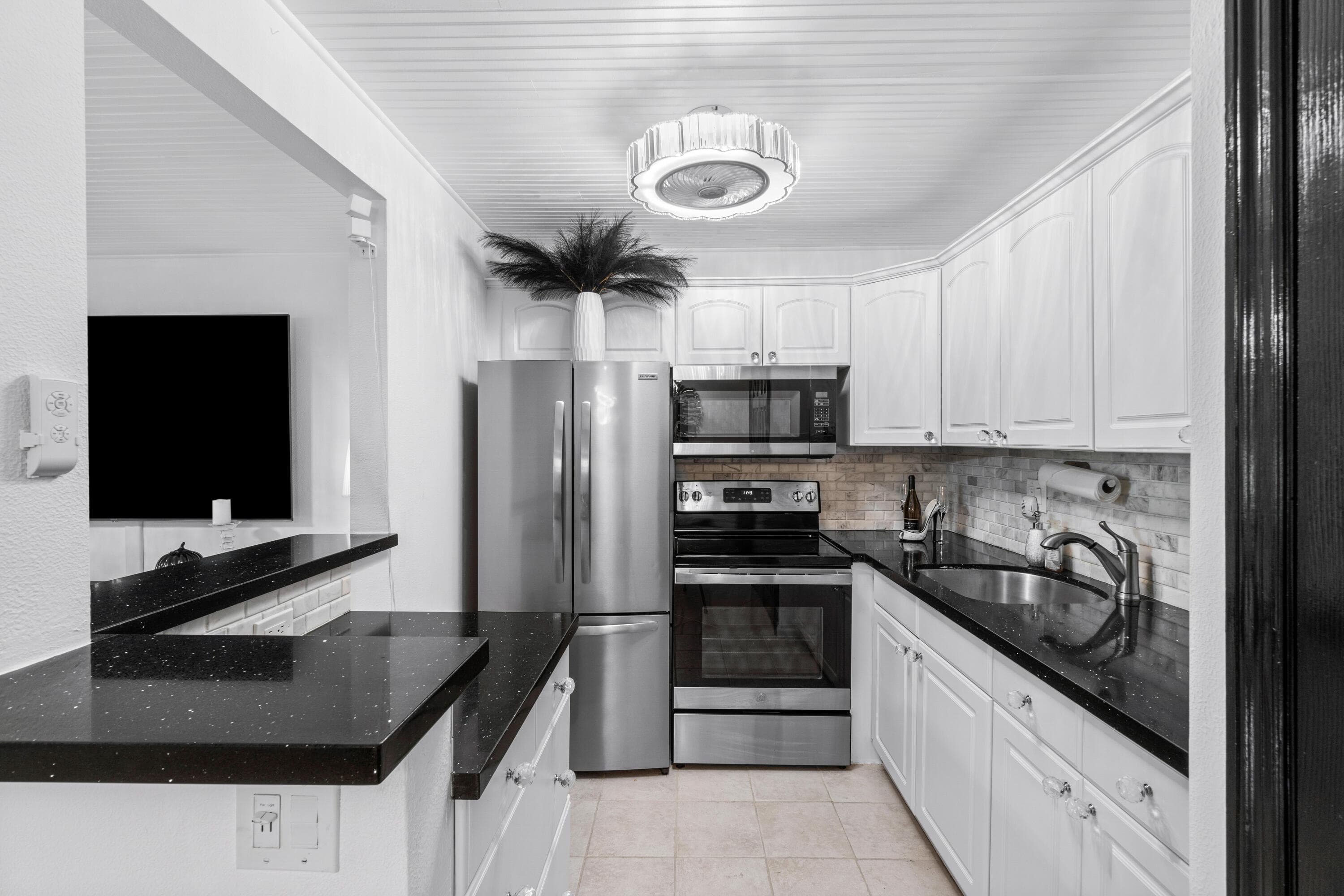 340 Horizons W 102, Boynton Beach, FL 33435 — photo 7 of 32