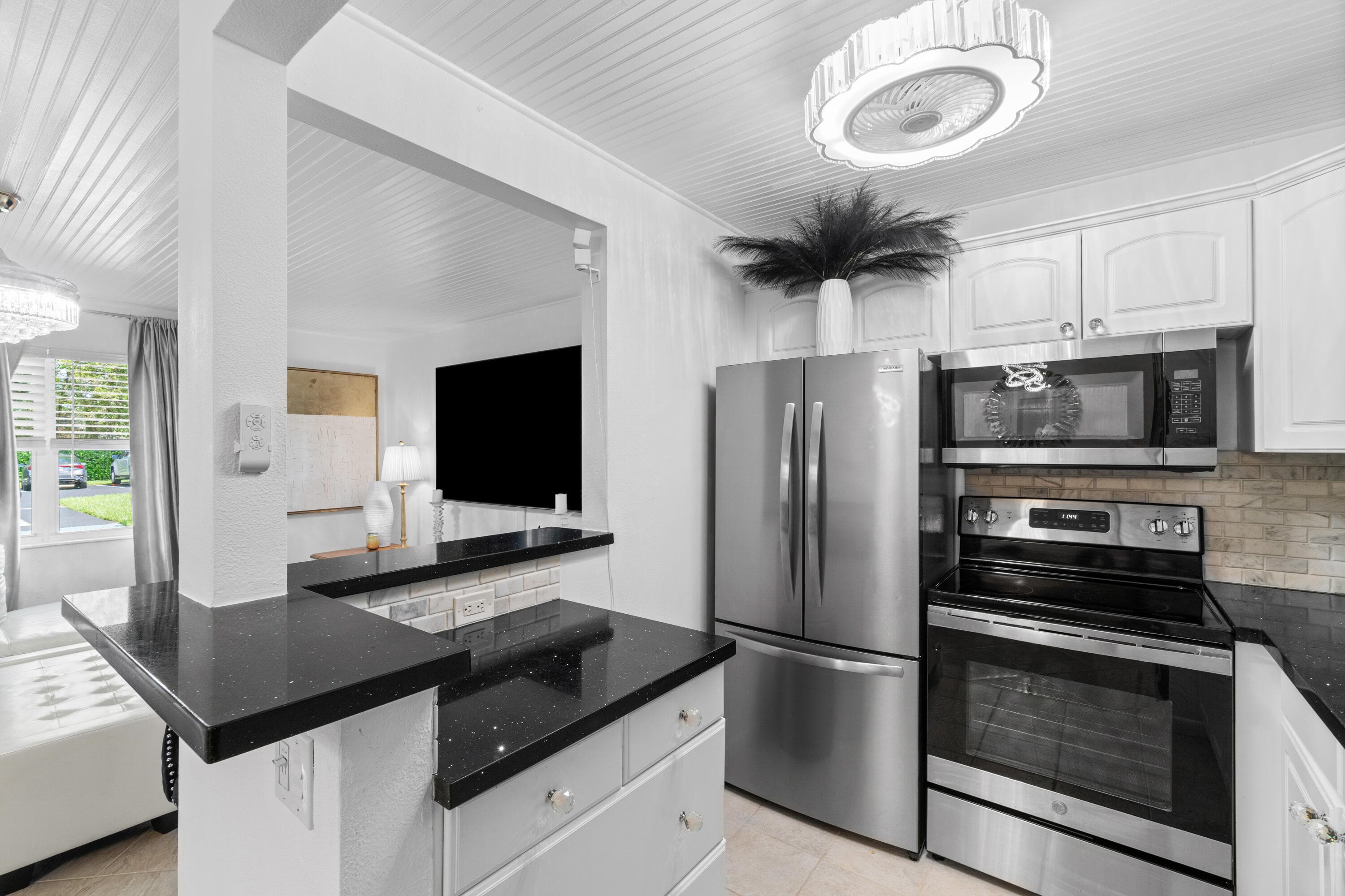 340 Horizons W 102, Boynton Beach, FL 33435 — photo 9 of 32