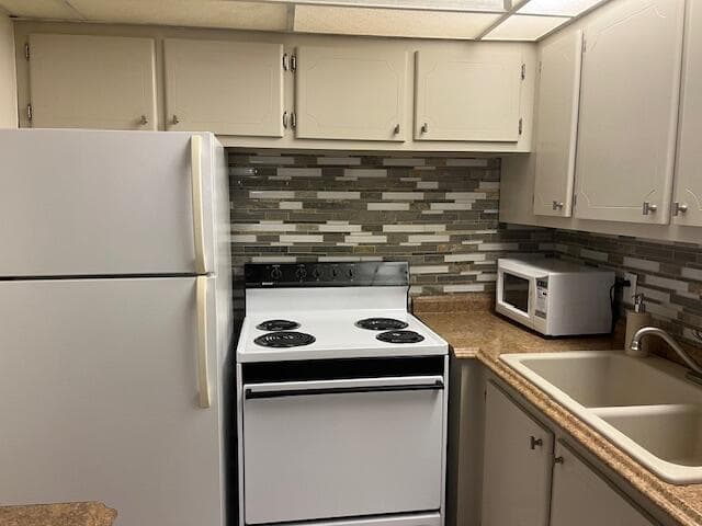 300 Windsor M, West Palm Beach, FL 33417 — photo 8 of 15