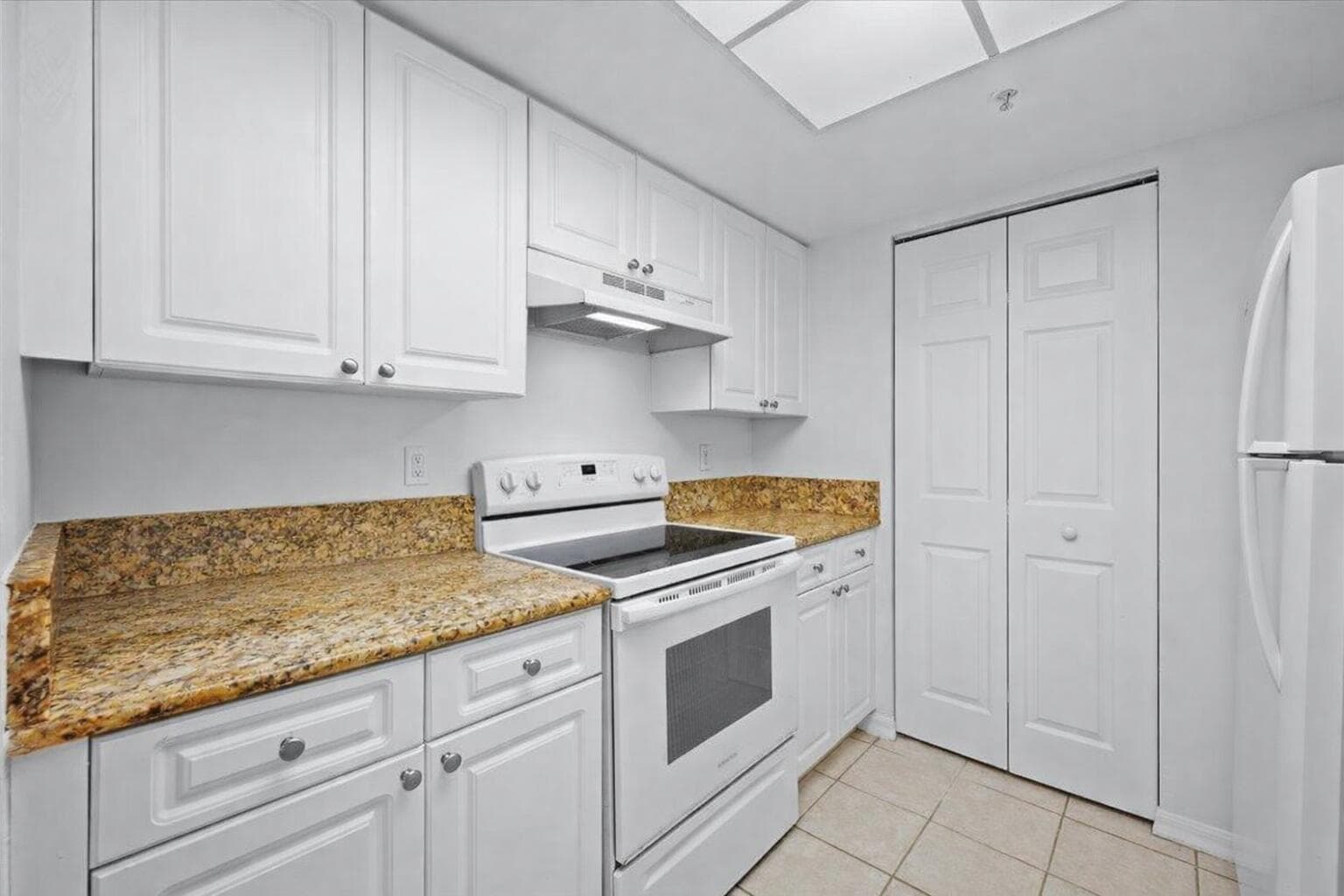 200 Crestwood Court N 211, Royal Palm Beach, FL 33411 — photo 1 of 24