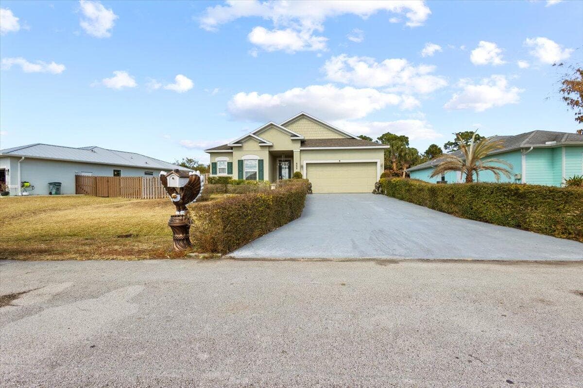 555 SW Halibut Avenue, Port St. Lucie, FL 34953 — photo 2 of 22