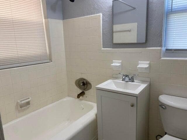 520 52nd Street, West Palm Beach, FL 33407 — photo 3 of 7