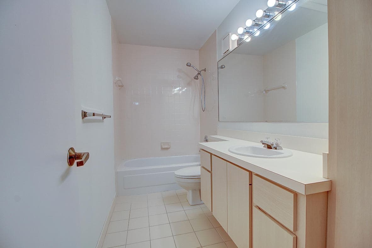 44 Essex Court B, Royal Palm Beach, FL 33411 — photo 26 of 37