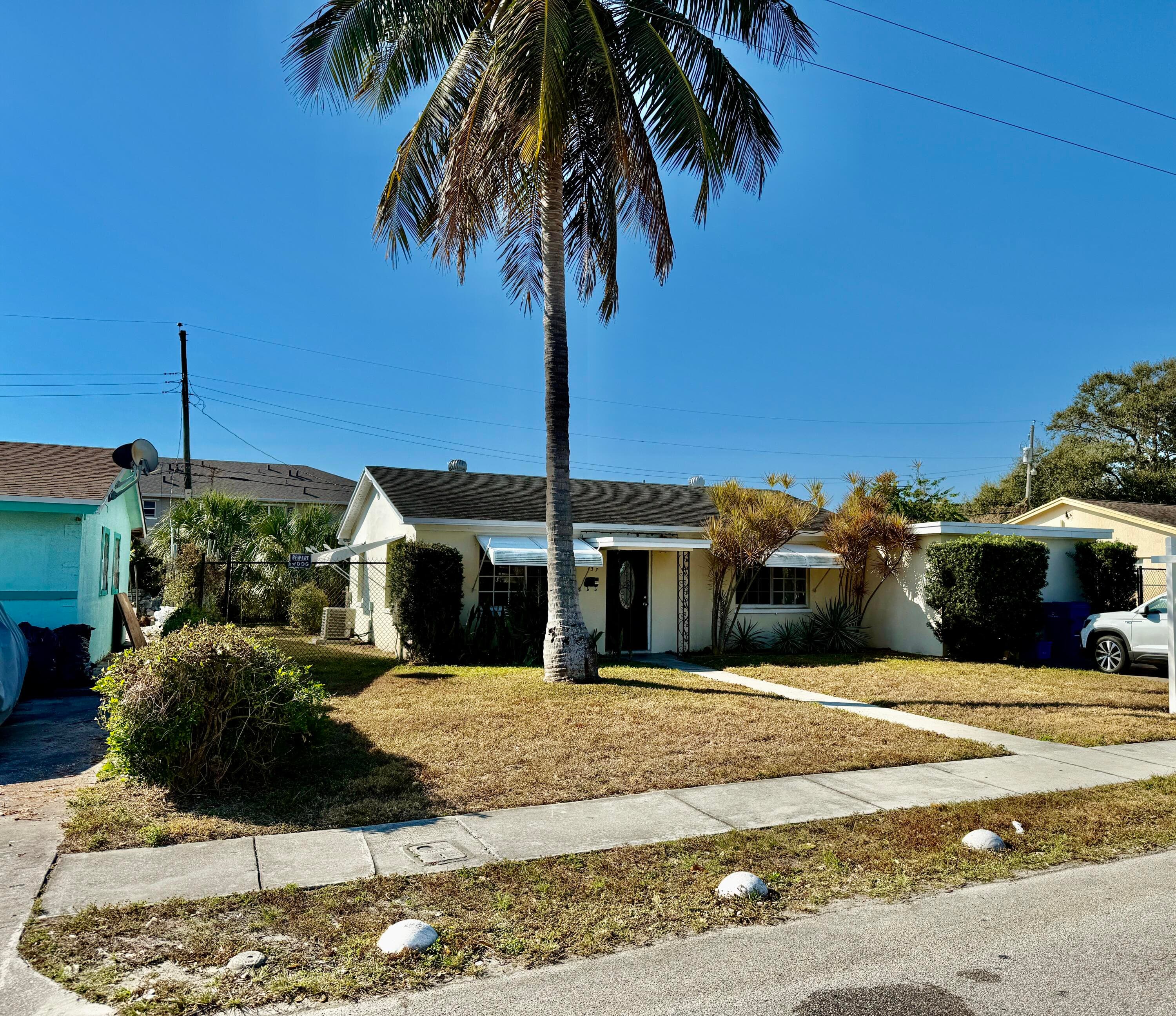 137 W 34th Street, Riviera Beach, FL 33404 — photo 3 of 26