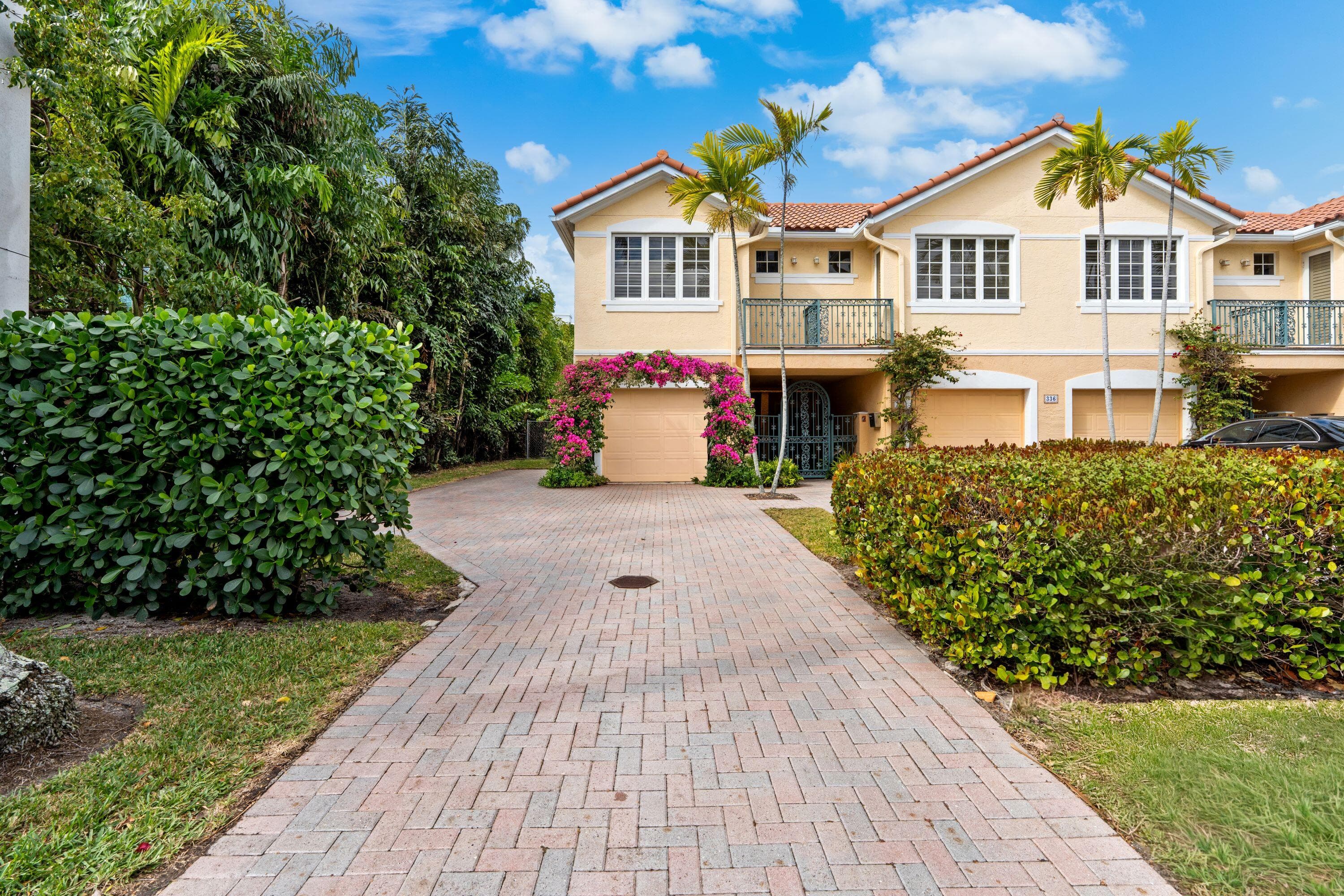 336 Venetian Drive 1, Delray Beach, FL 33483 — photo 3 of 37