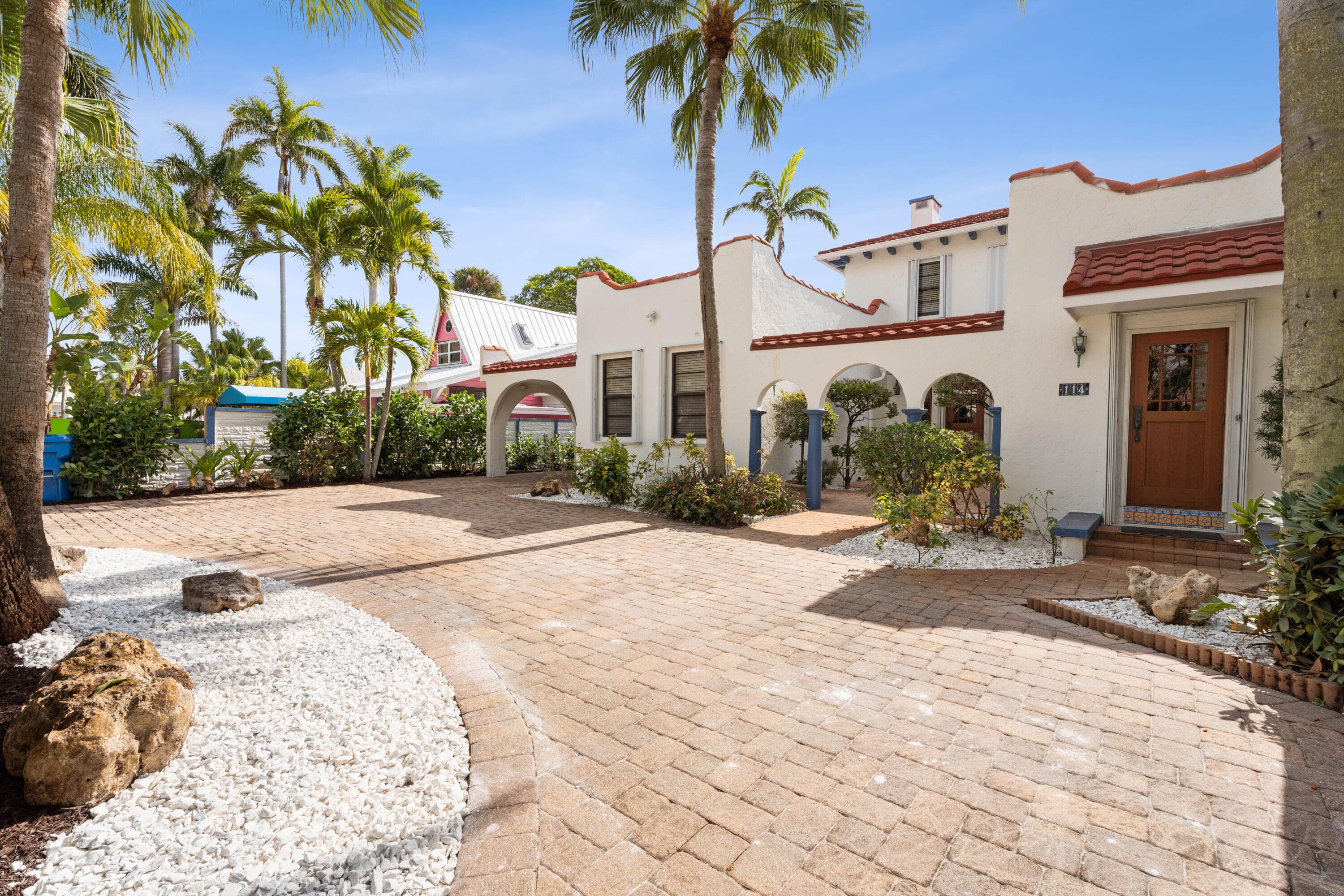 114 S Lake Drive, Lantana, FL 33462 — photo 11 of 44
