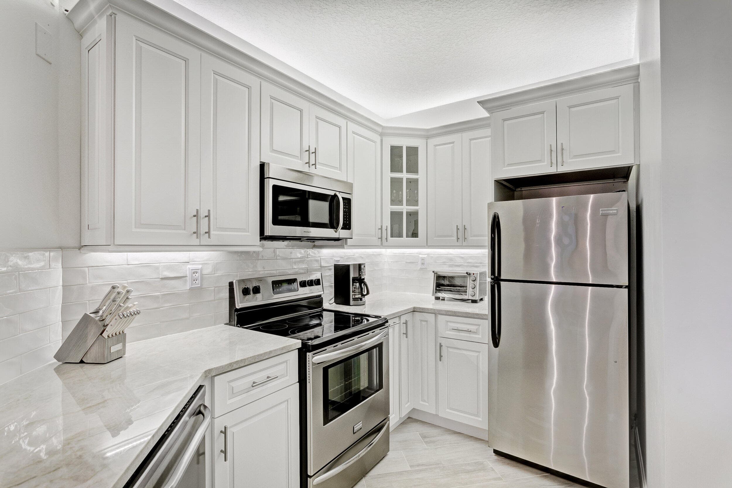 500 Uno Lago Drive 402, Juno Beach, FL 33408 — photo 2 of 36