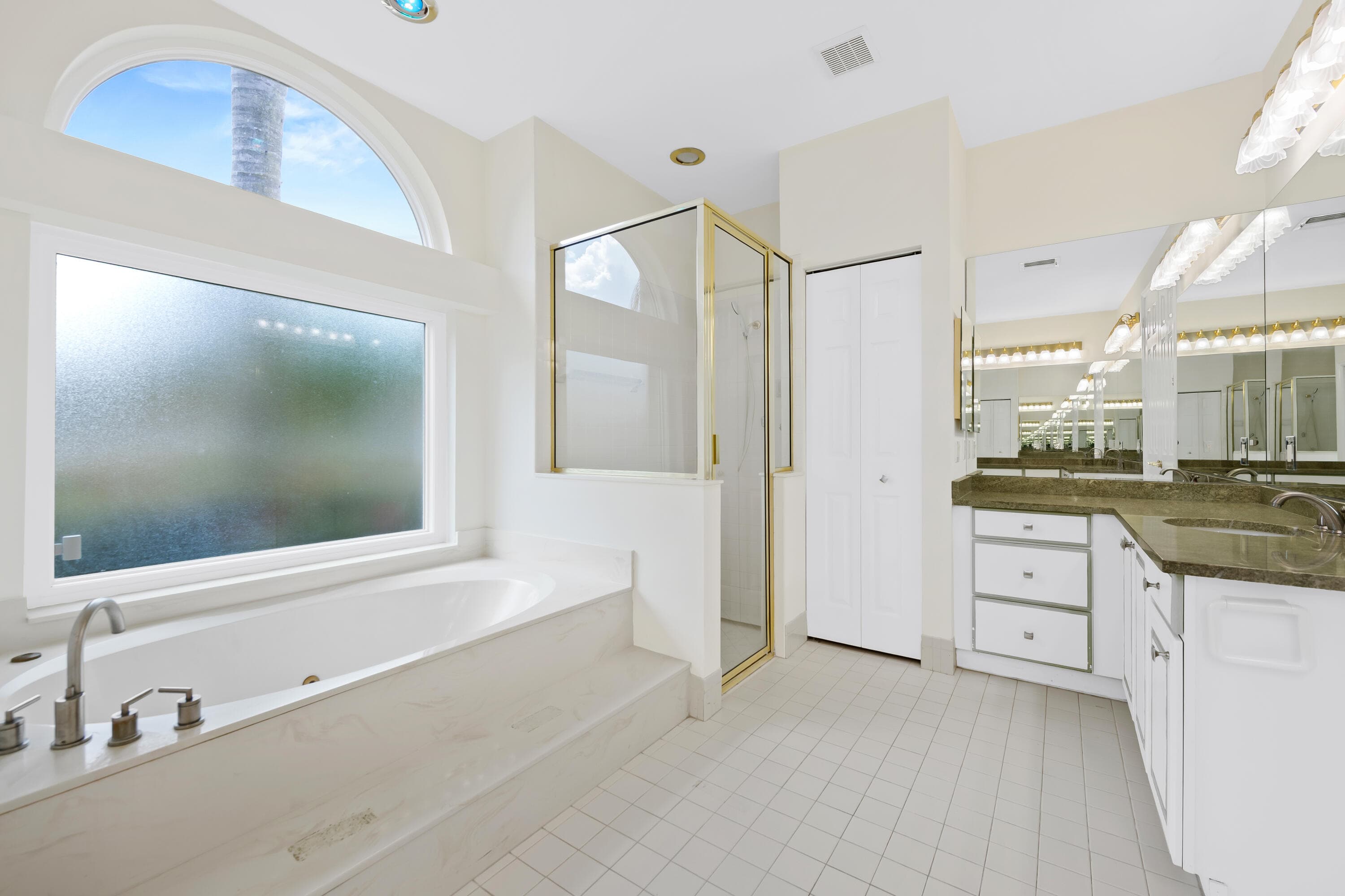 2730 Tecumseh Drive, West Palm Beach, FL 33409 — photo 17 of 49