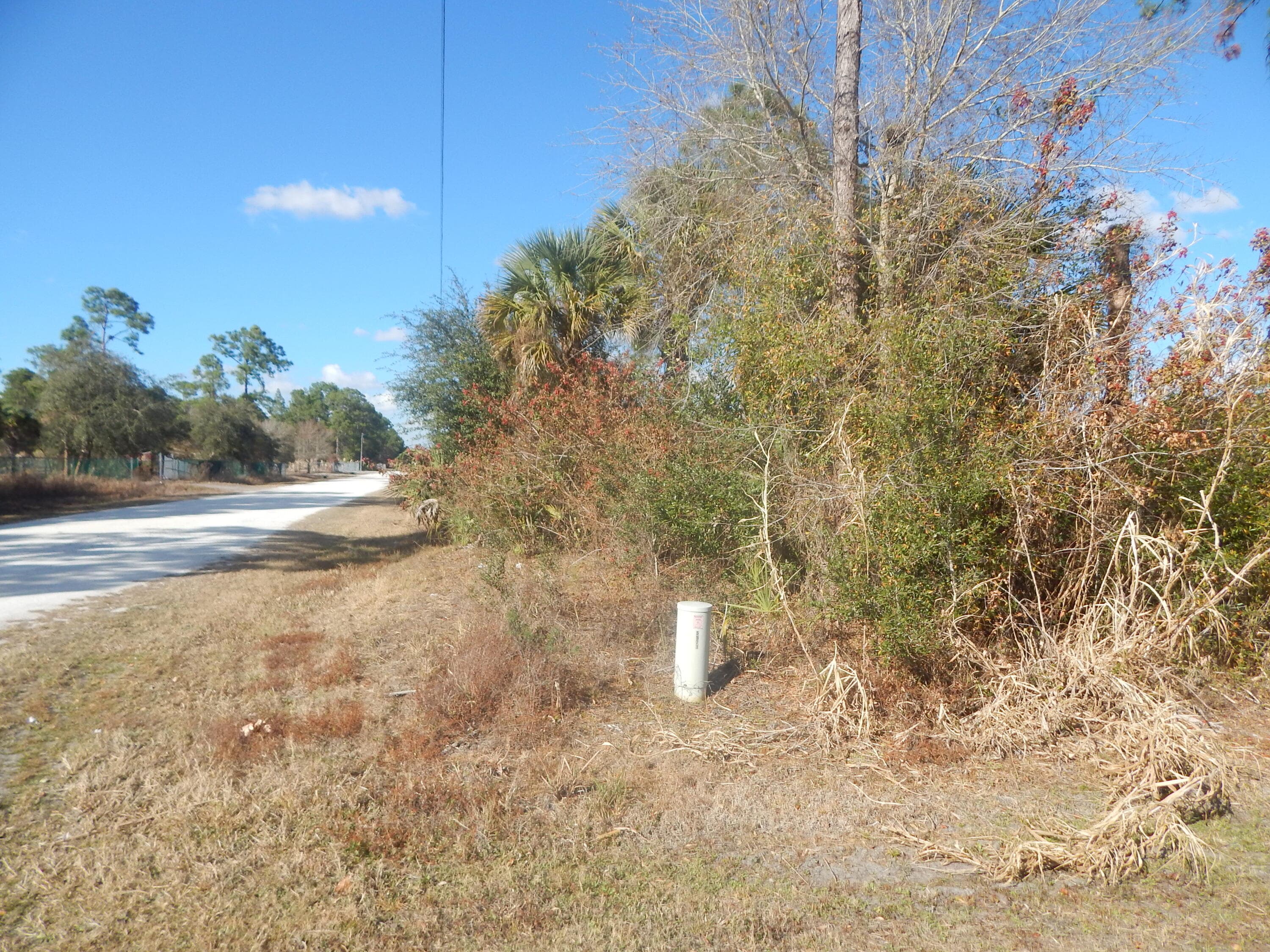 581 Avenida Del Sur, Clewiston, FL 33440 — photo 3 of 4