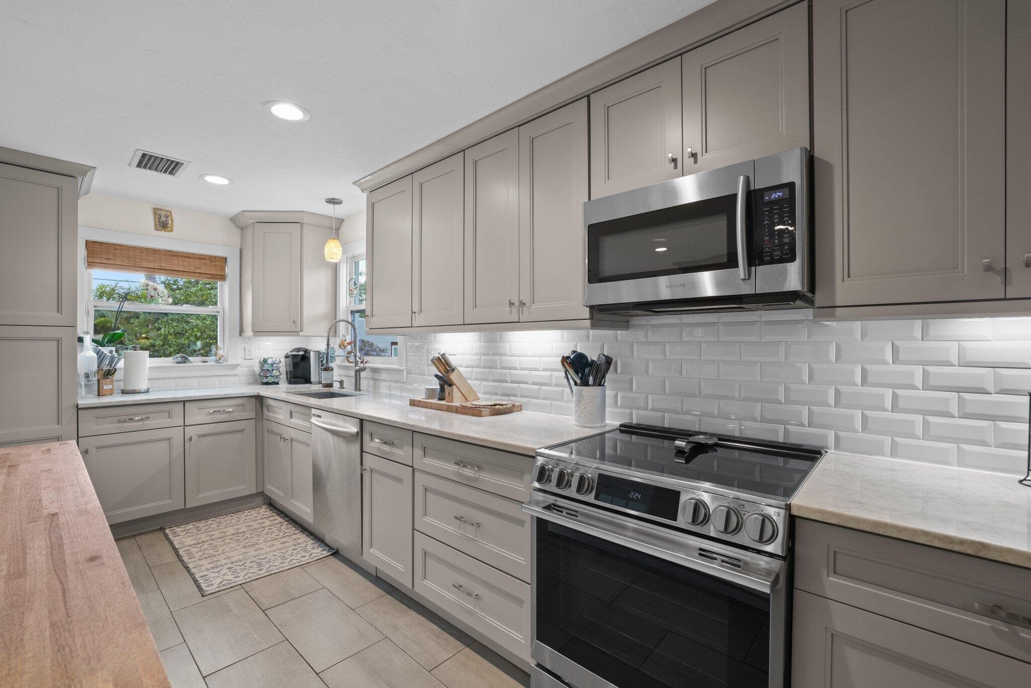 304 SE 4th Avenue, Delray Beach, FL 33483 — photo 9 of 56