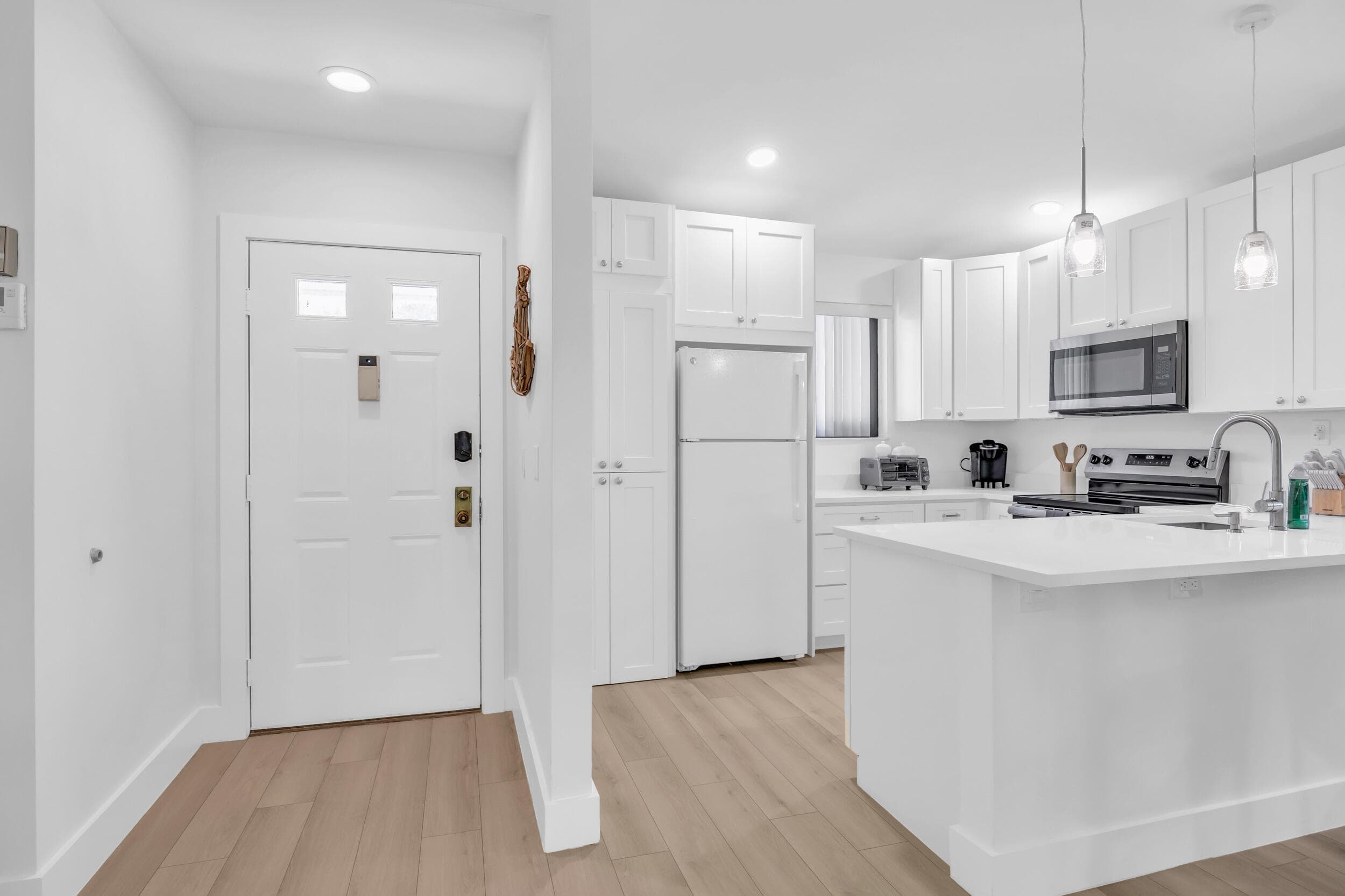 836 Club Drive, Palm Beach Gardens, FL 33418 — photo 16 of 36