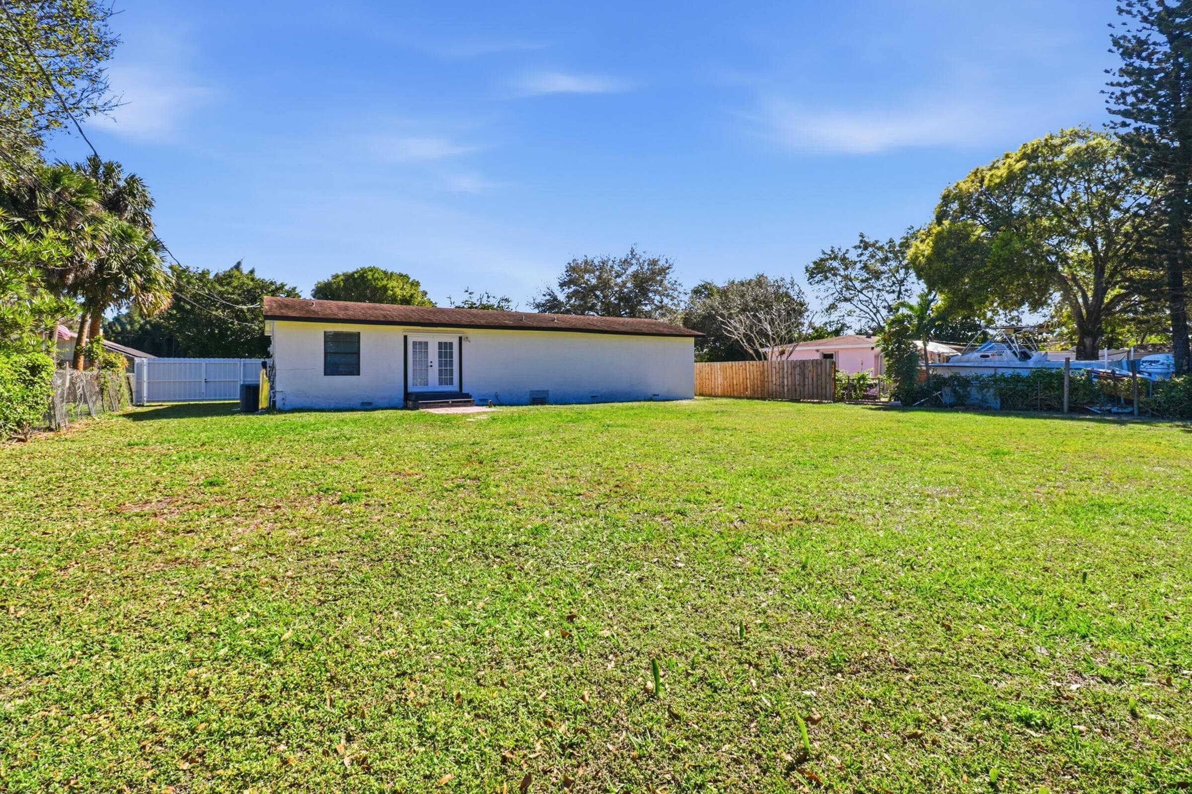 695 Dixie Lane, West Palm Beach, FL 33415 — photo 4 of 24