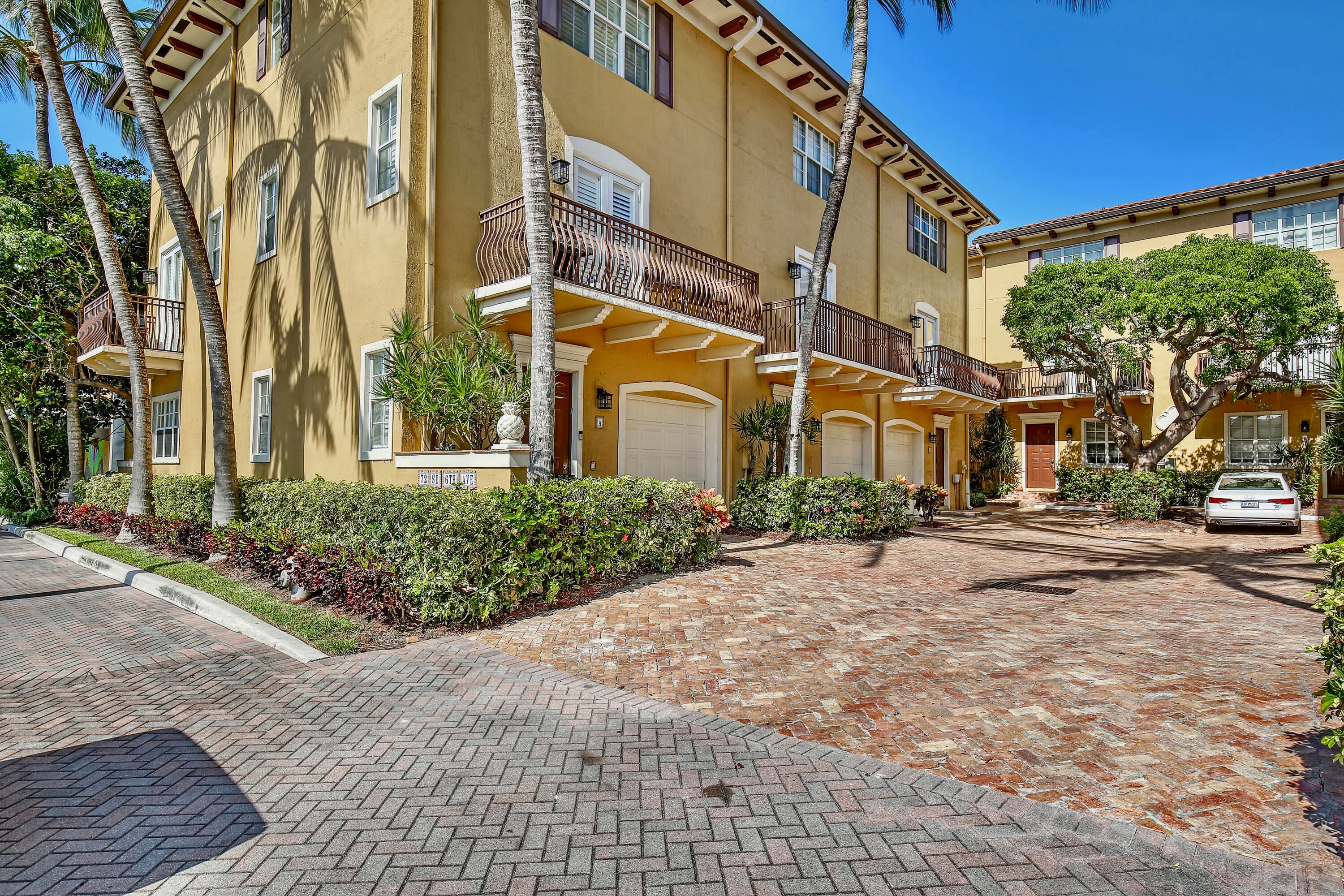 72 SE 6th Avenue C, Delray Beach, FL 33483 — photo 1 of 47
