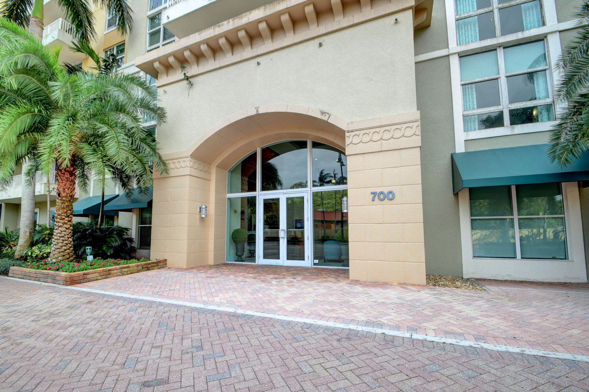 625 Casa Loma Boulevard 403, Boynton Beach, FL 33435 — photo 2 of 75
