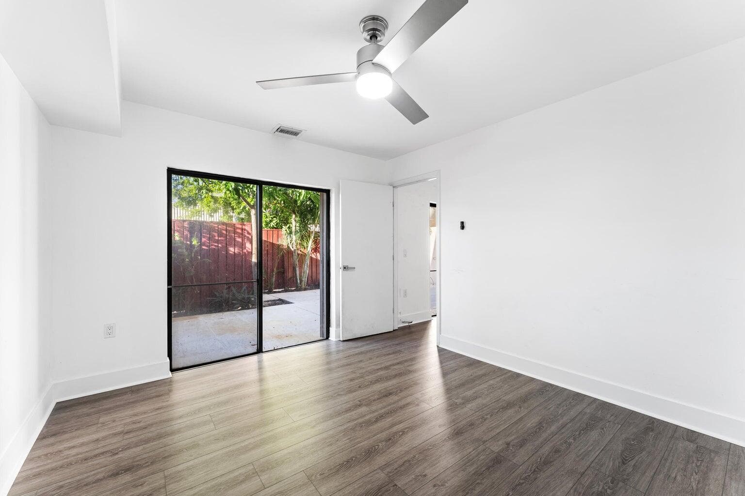 1700 Embassy Drive 708, West Palm Beach, FL 33401 — photo 14 of 36
