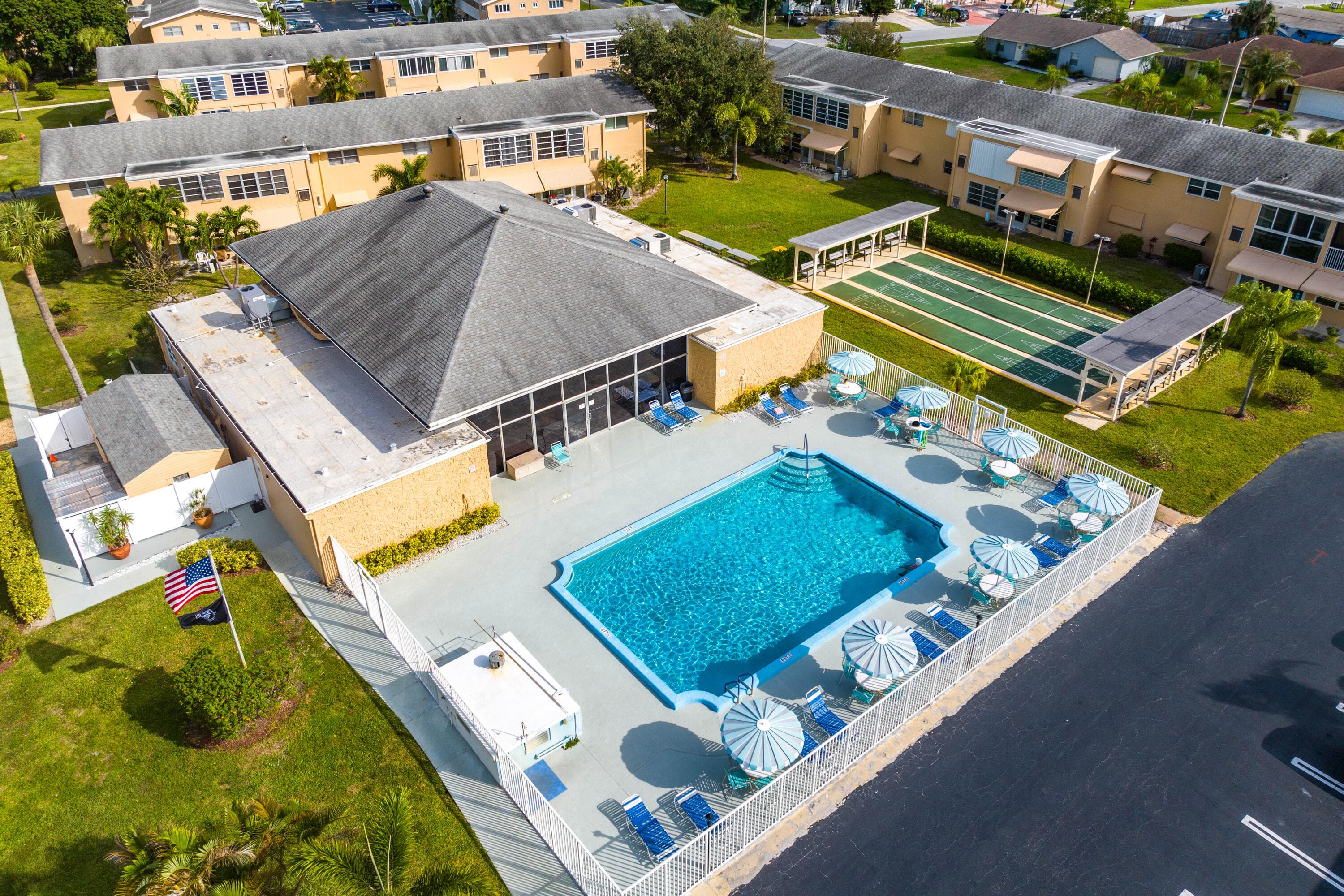 108 NE 20th Avenue NE 201, Boynton Beach, FL 33435 — photo 1 of 39