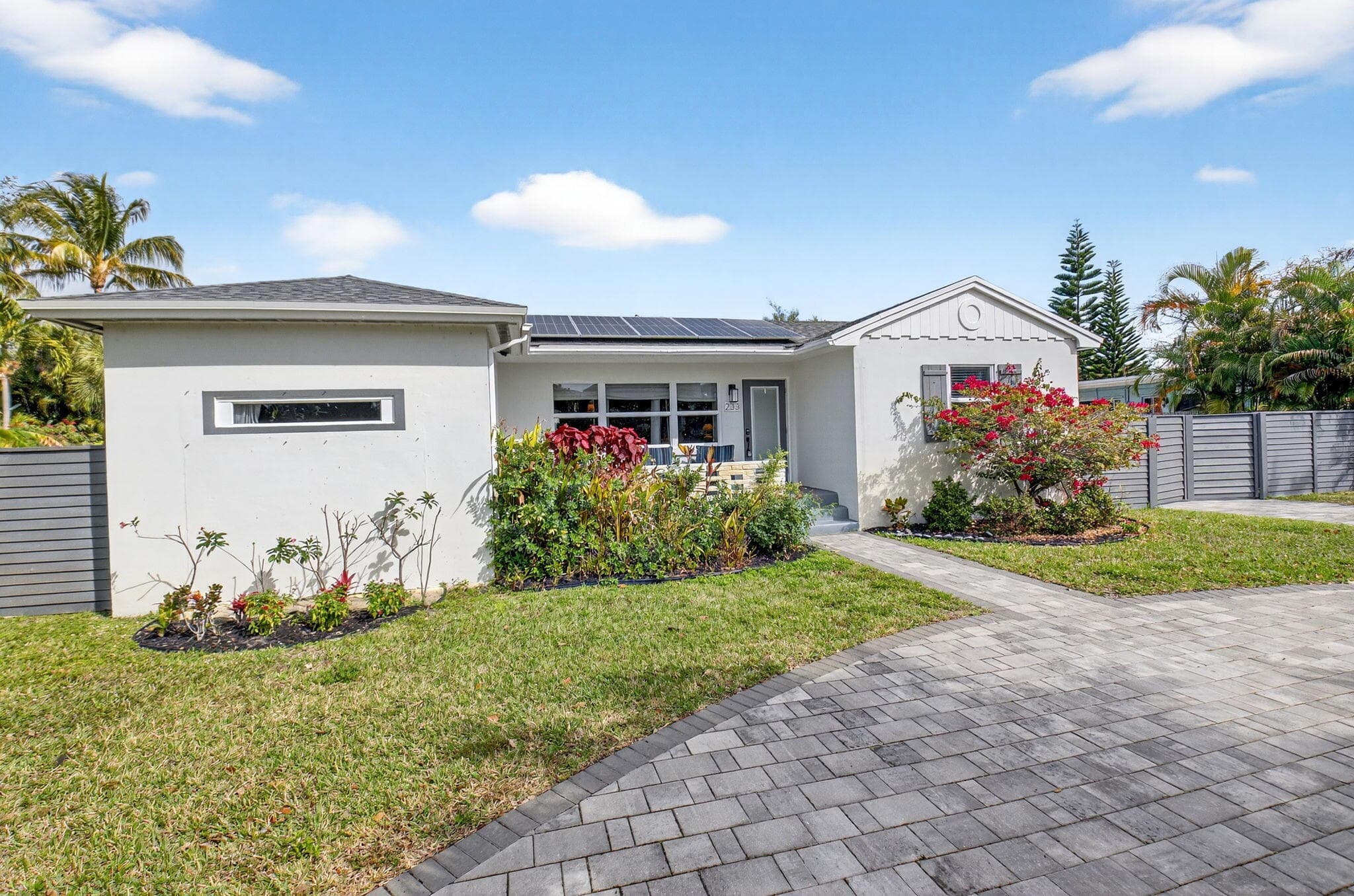 233 NE 12th Street NE, Delray Beach, FL 33444 — photo 8 of 55
