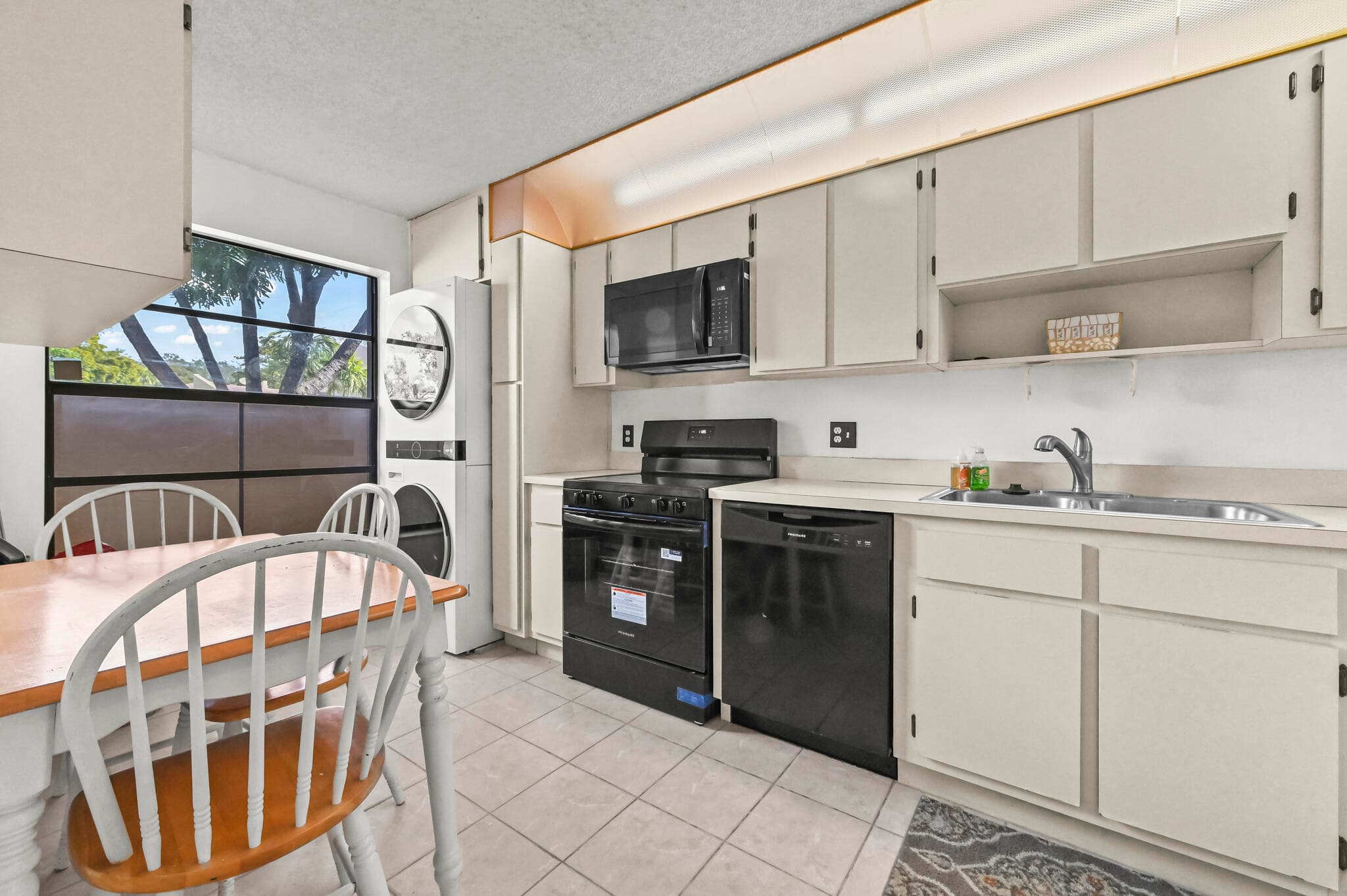 1464 NW 97th Terrace 285, Pembroke Pines, FL 33024 — photo 9 of 26