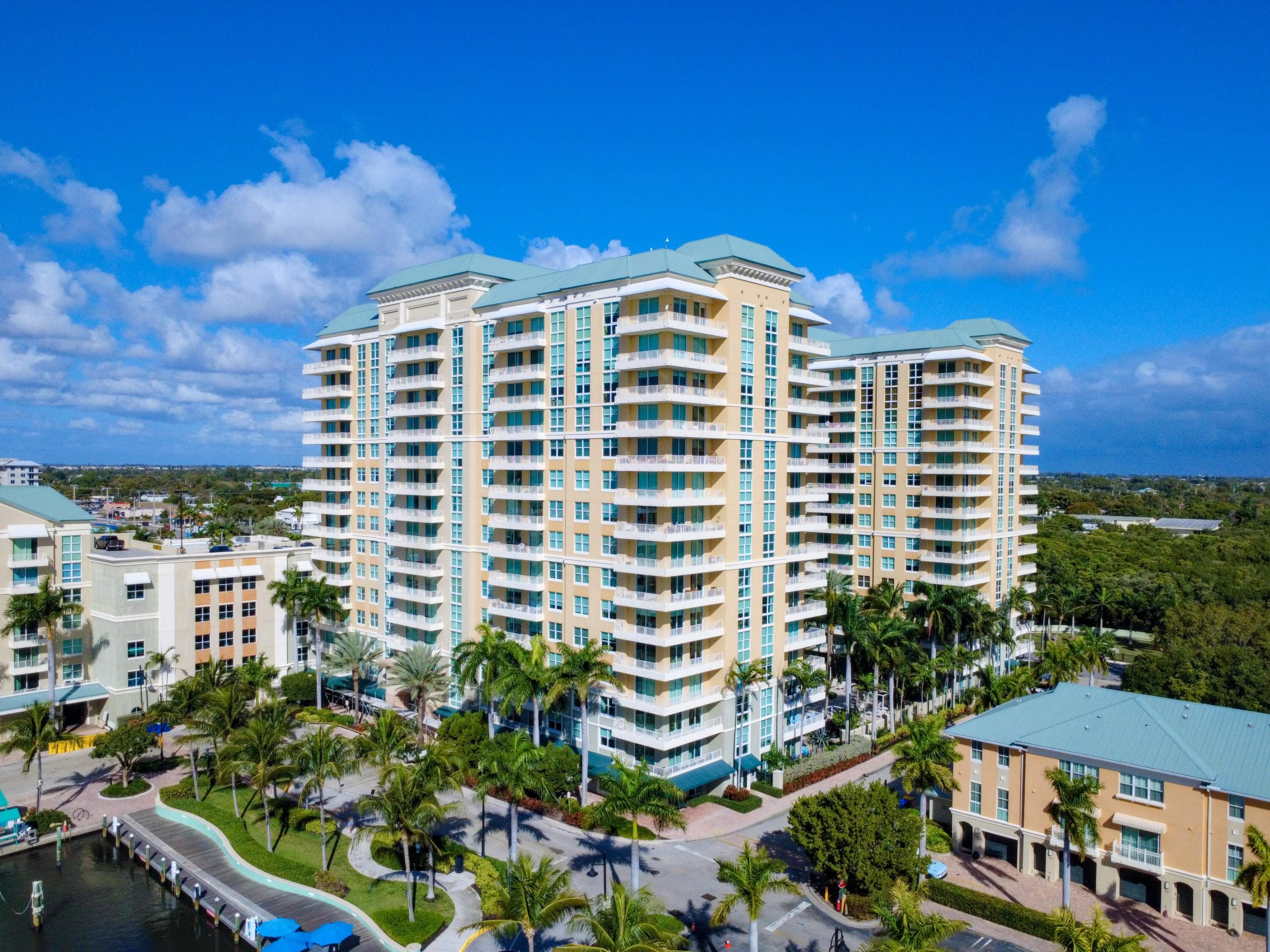 625 Casa Loma Boulevard 1206, Boynton Beach, FL 33435 — photo 1 of 43