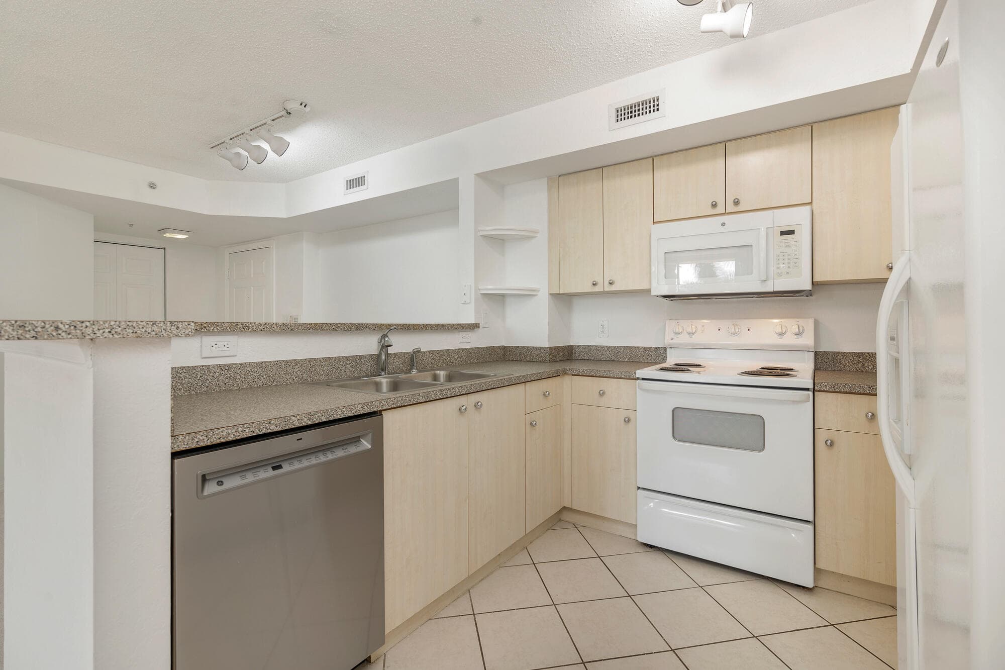 1801 N Flagler Drive 519, West Palm Beach, FL 33407 — photo 10 of 34