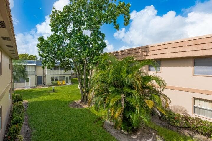 657 Brittany N, Delray Beach, FL 33446 — photo 27 of 41