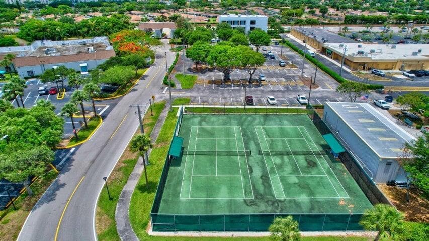 657 Brittany N, Delray Beach, FL 33446 — photo 35 of 41