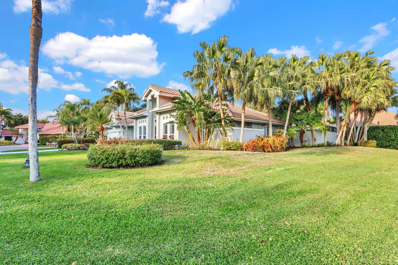 10 Martinique Cove, Palm Beach Gardens, FL 33418 — photo 2 of 60