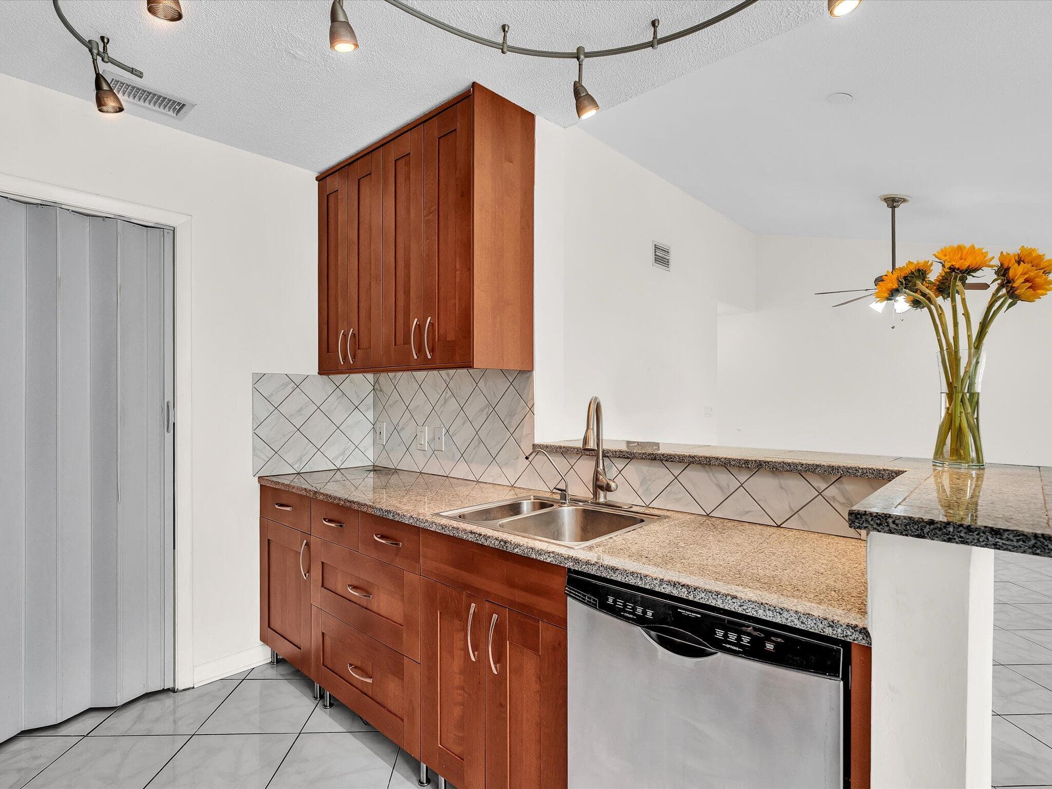 815 W Boynton Beach Boulevard 16-205, Boynton Beach, FL 33426 — photo 20 of 58