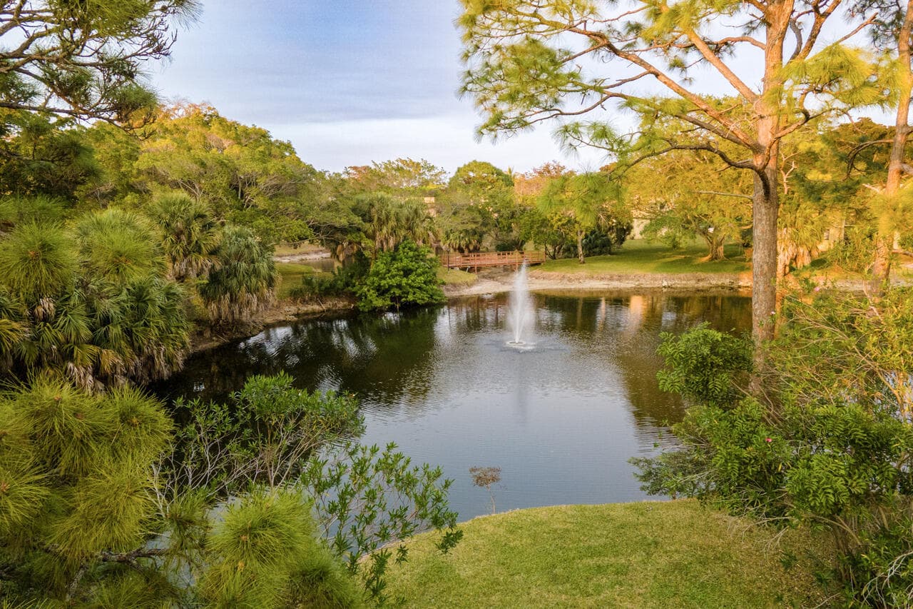 930 SW 9th Street Circle 205, Boca Raton, FL 33486 — photo 1 of 39