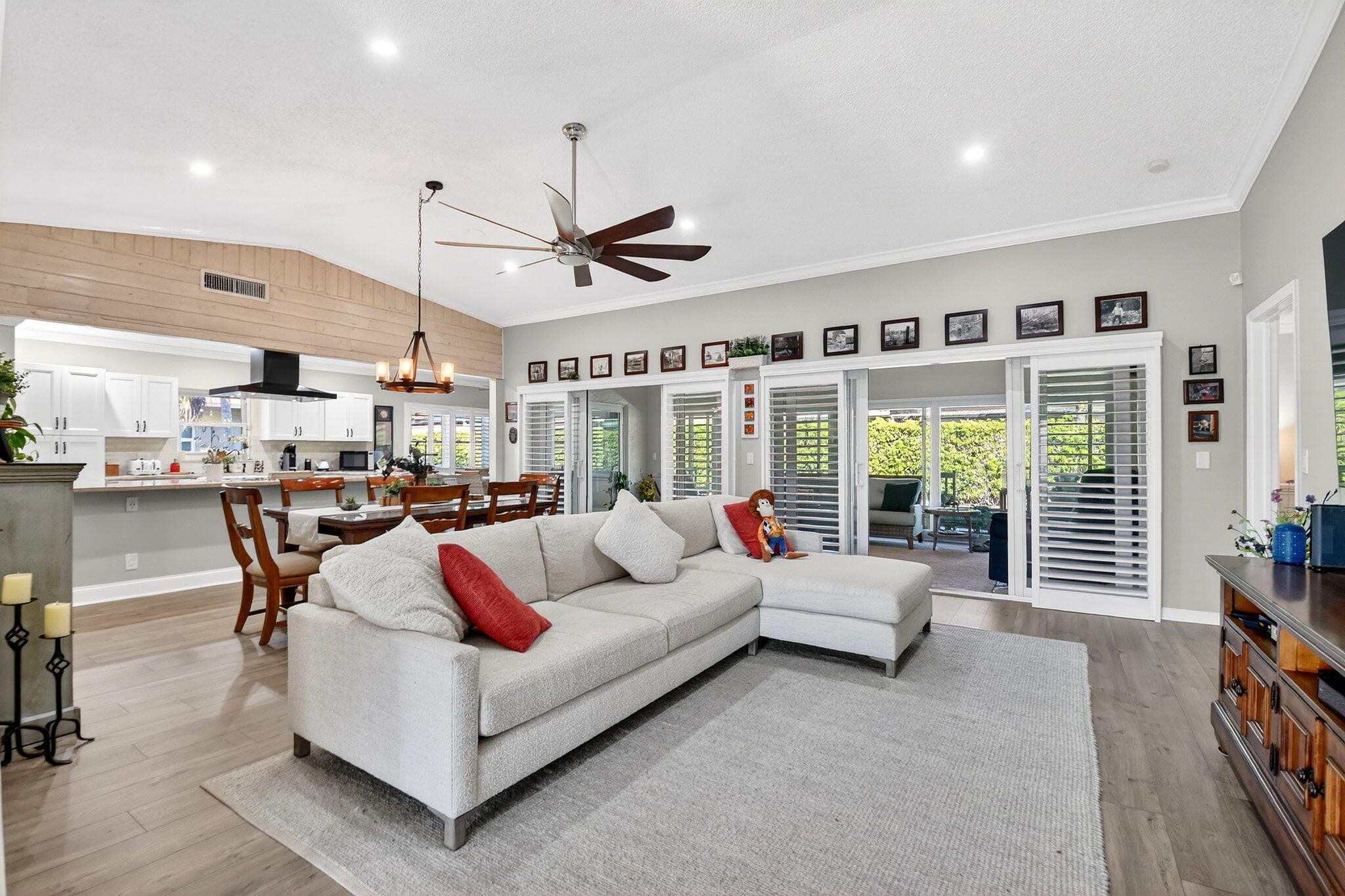 10265 Greentrail Drive N, Boynton Beach, FL 33436 — photo 13 of 70