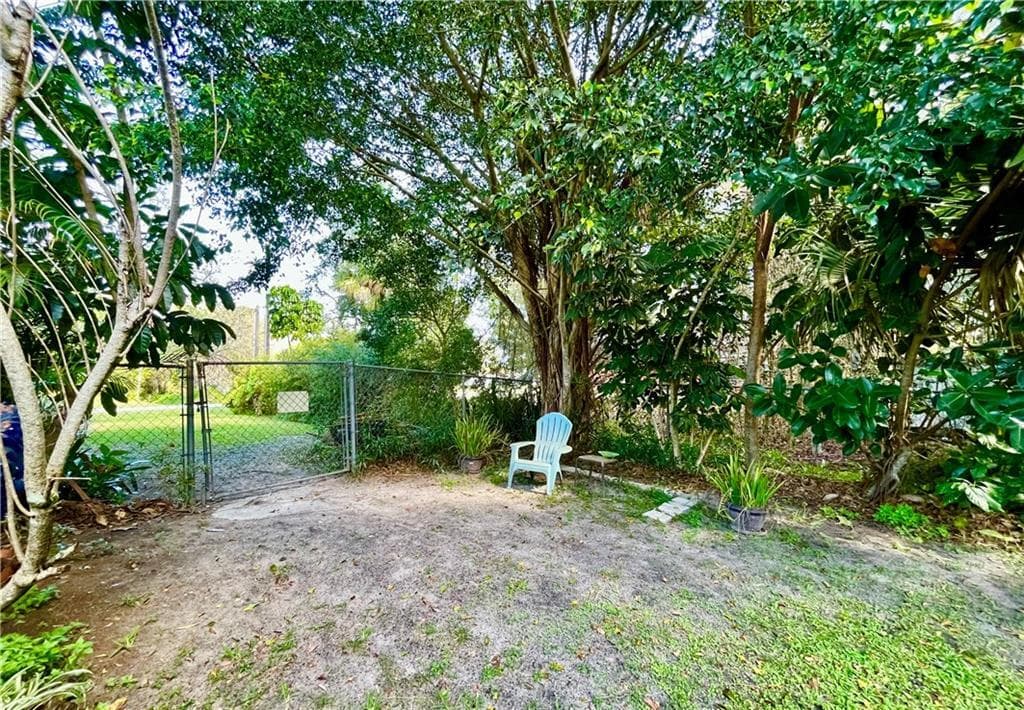 3329 10th Street SW, Vero Beach, FL 32968 — photo 23 of 29