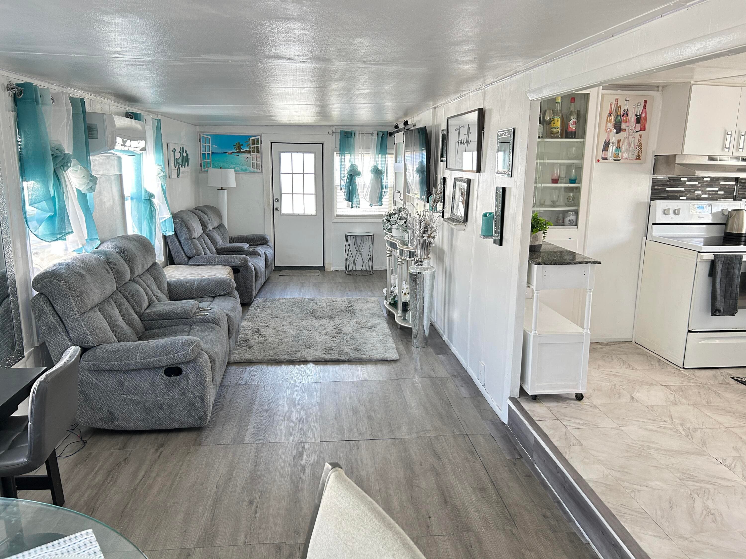 1325 S 33 Road, Hollywood, FL 33021 — photo 5 of 27
