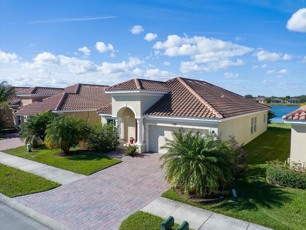 1728 Berkshire Circle SW, Vero Beach, FL 32968 — photo 3 of 38