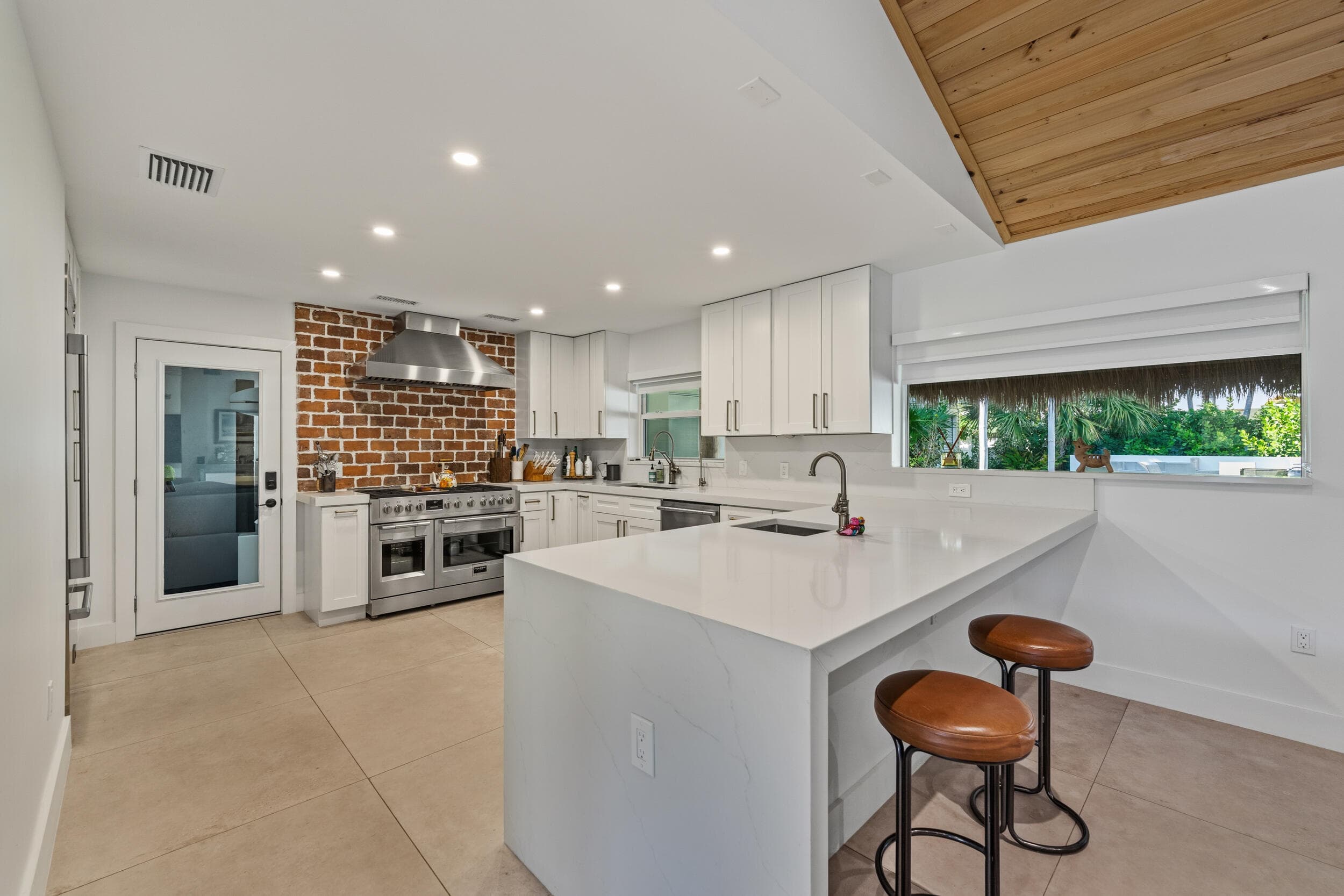 125 Cascade Lane, Palm Beach Shores, FL 33404 — photo 7 of 29