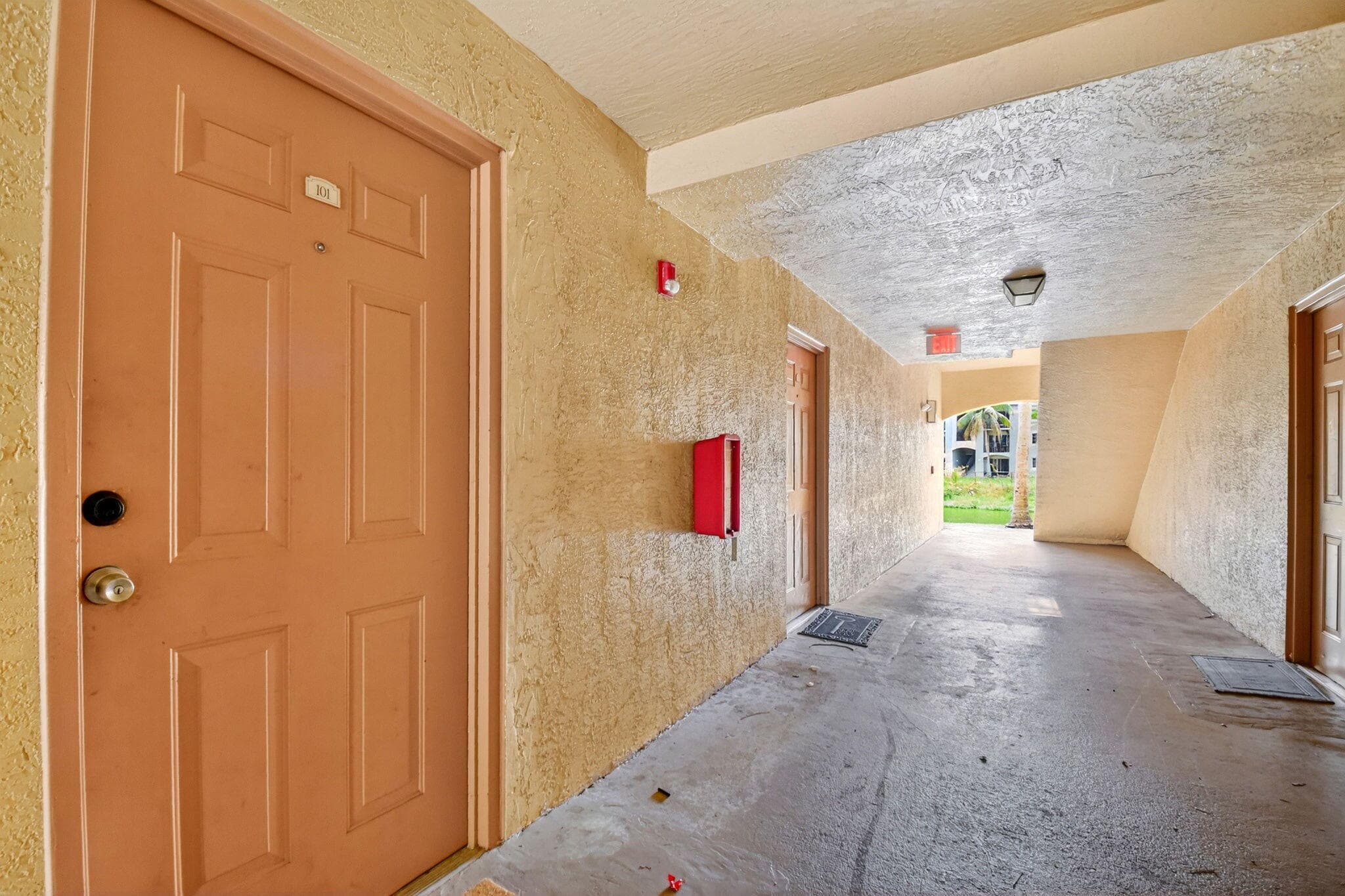 4151 San Marino Boulevard 101, West Palm Beach, FL 33409 — photo 5 of 31