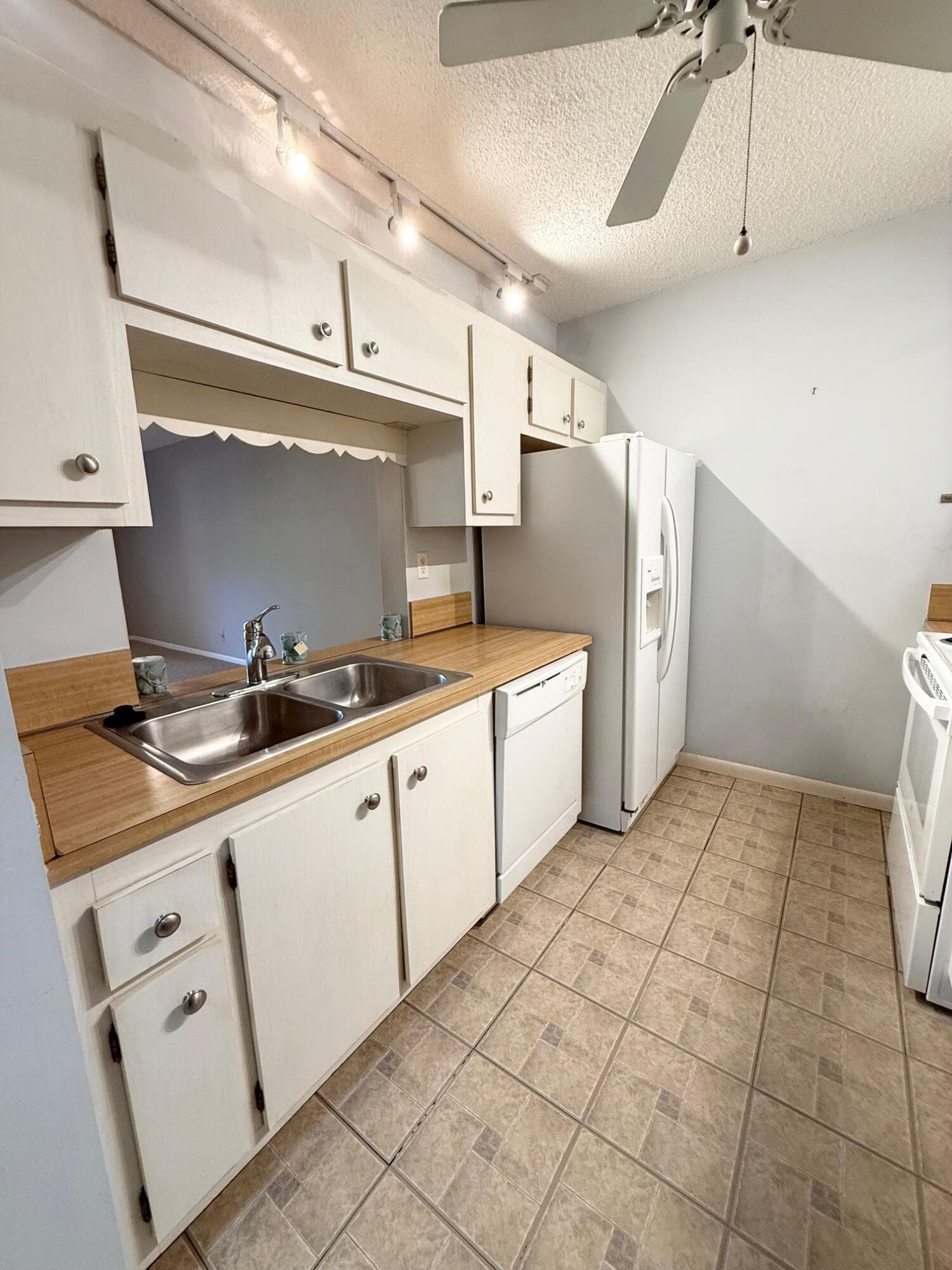 930 SW 9th Street Circle 205, Boca Raton, FL 33486 — photo 5 of 39
