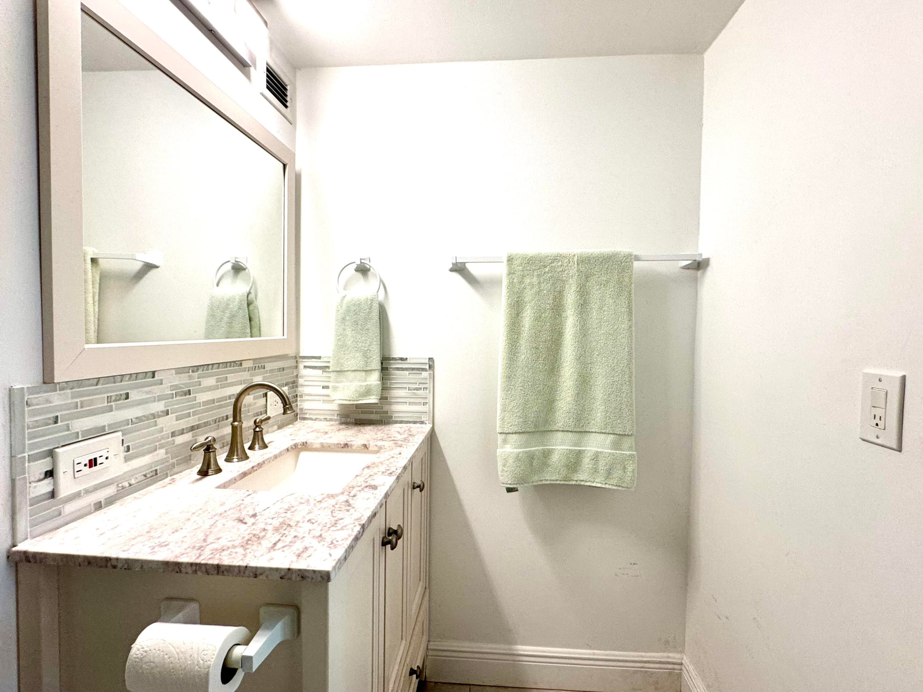 3450 S Ocean Boulevard 121, Palm Beach, FL 33480 — photo 15 of 41