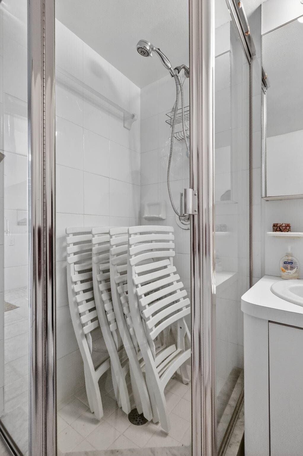 600 Three Islands Boulevard 1101, Hallandale Beach, FL 33009 — photo 19 of 72