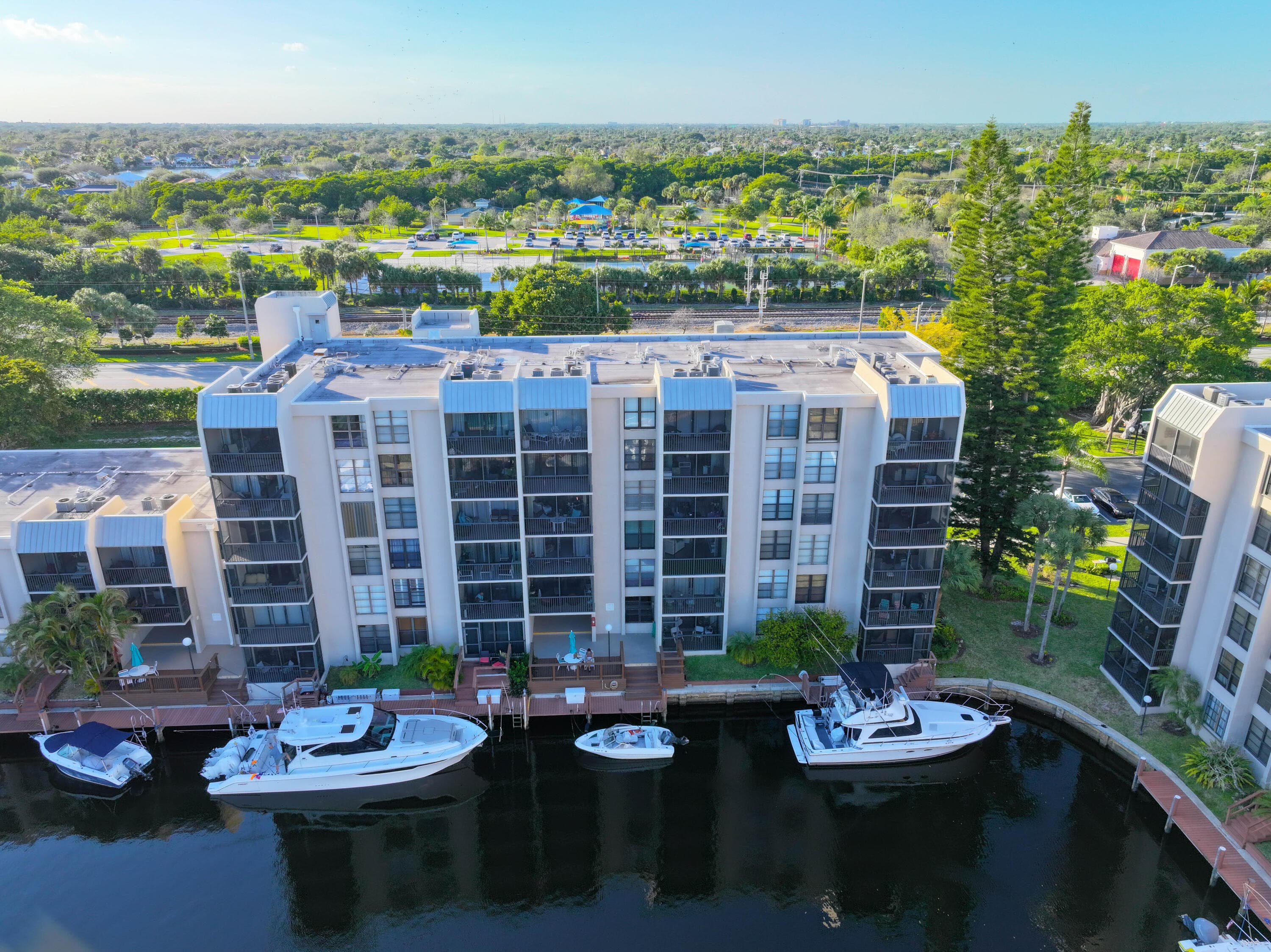 4 Royal Palm Way 6050, Boca Raton, FL 33432 — photo 5 of 32