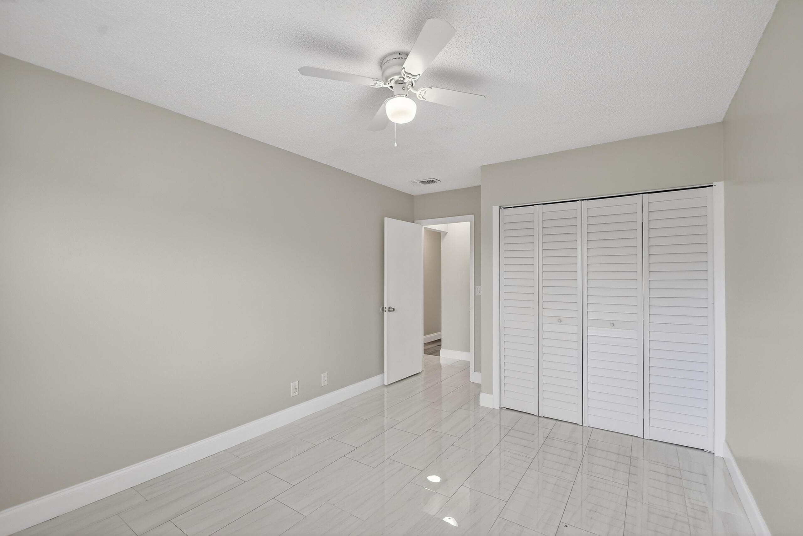 484 Springdale Circle 48d, Palm Springs, FL 33461 — photo 32 of 59