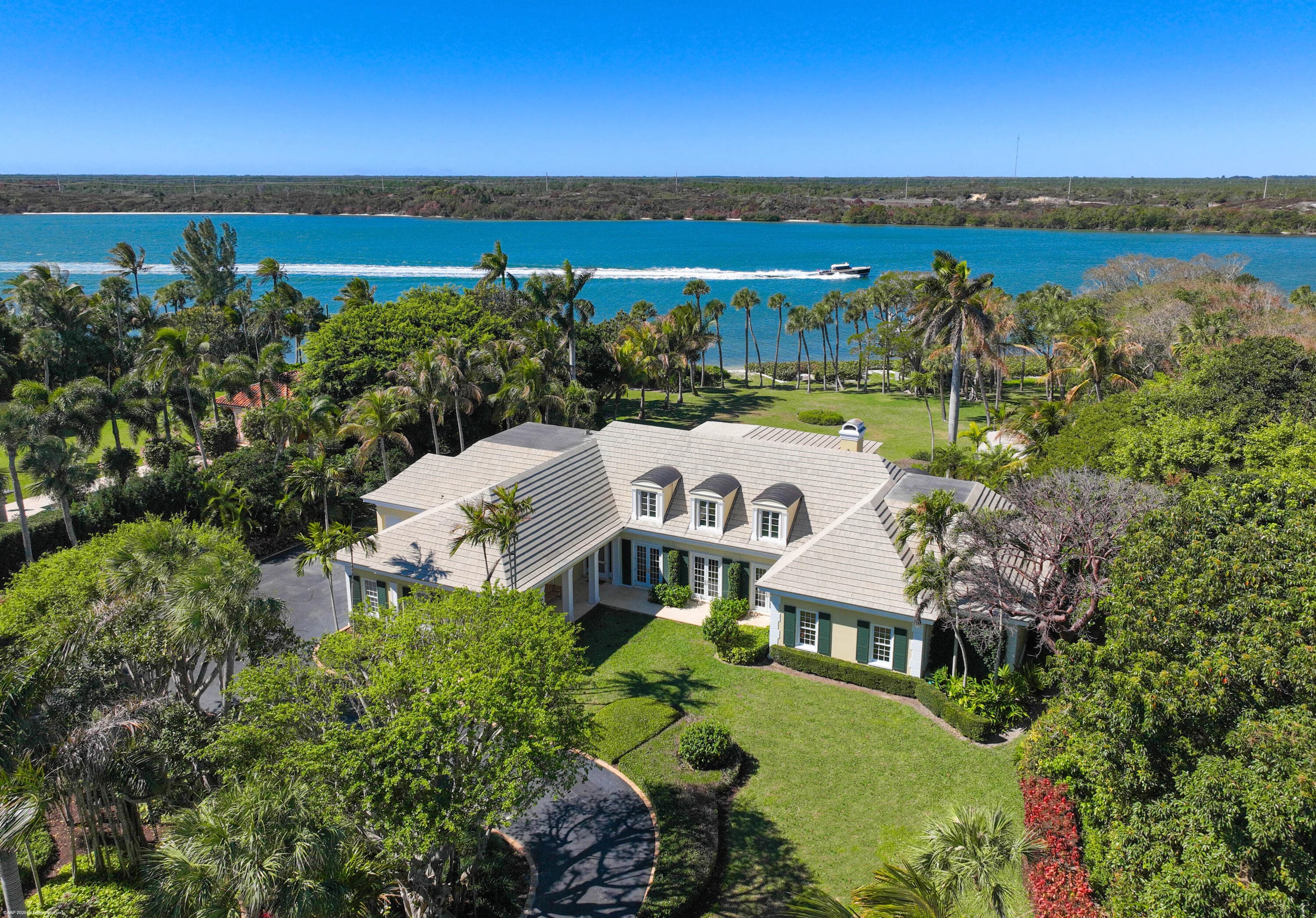 228 S Beach Road, Jupiter Island, FL 33455 — photo 3 of 40