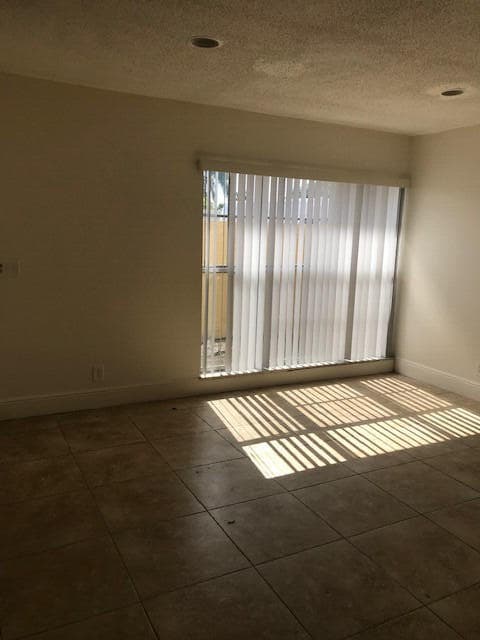 726 SW 73rd Avenue 26, North Lauderdale, FL 33068 — photo 28 of 32