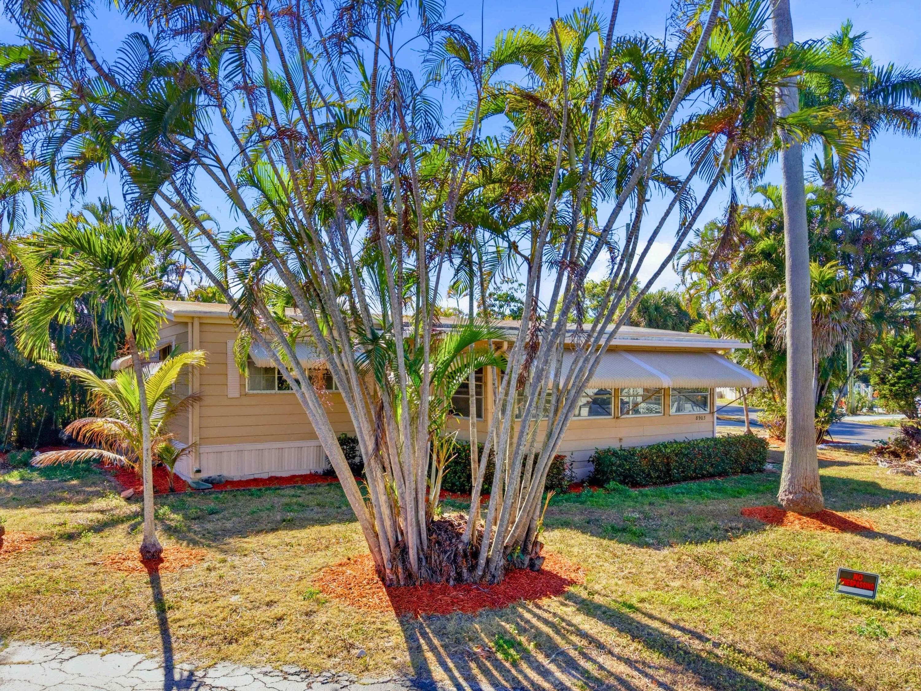 8903 Oak Street, Boynton Beach, FL 33436 — photo 3 of 41