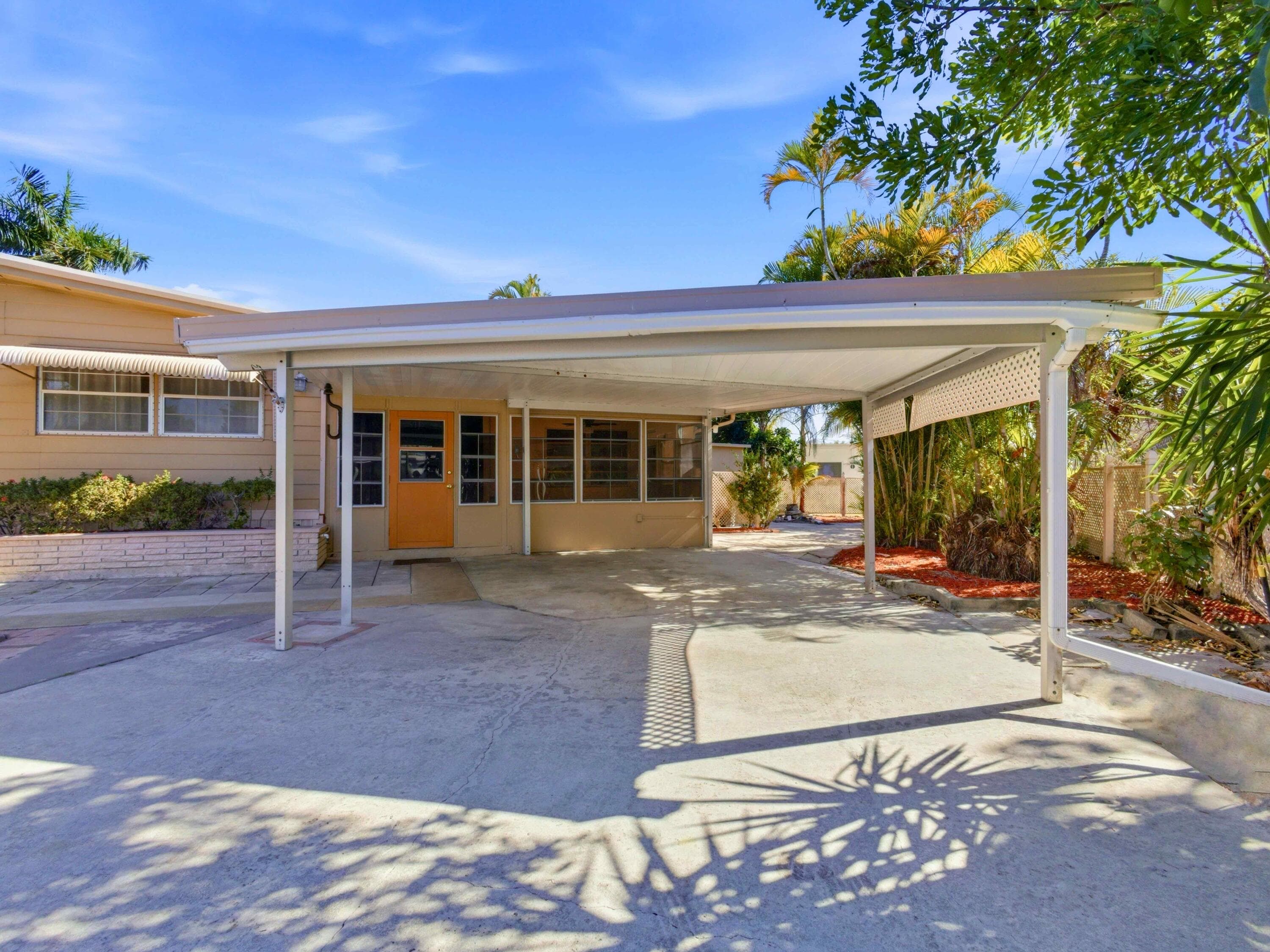 8903 Oak Street, Boynton Beach, FL 33436 — photo 5 of 41