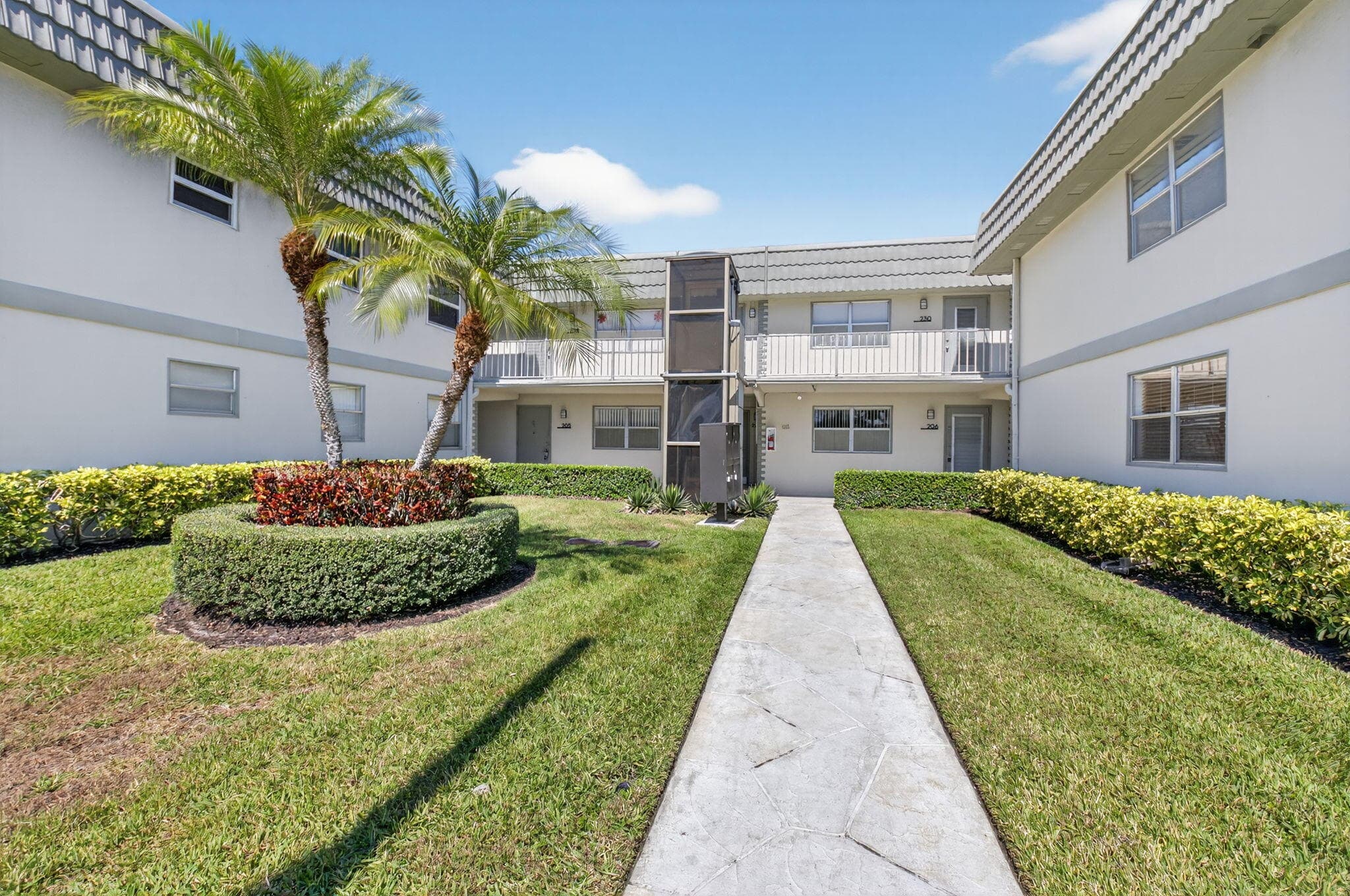 205 Flanders E, Delray Beach, FL 33484 — photo 18 of 37