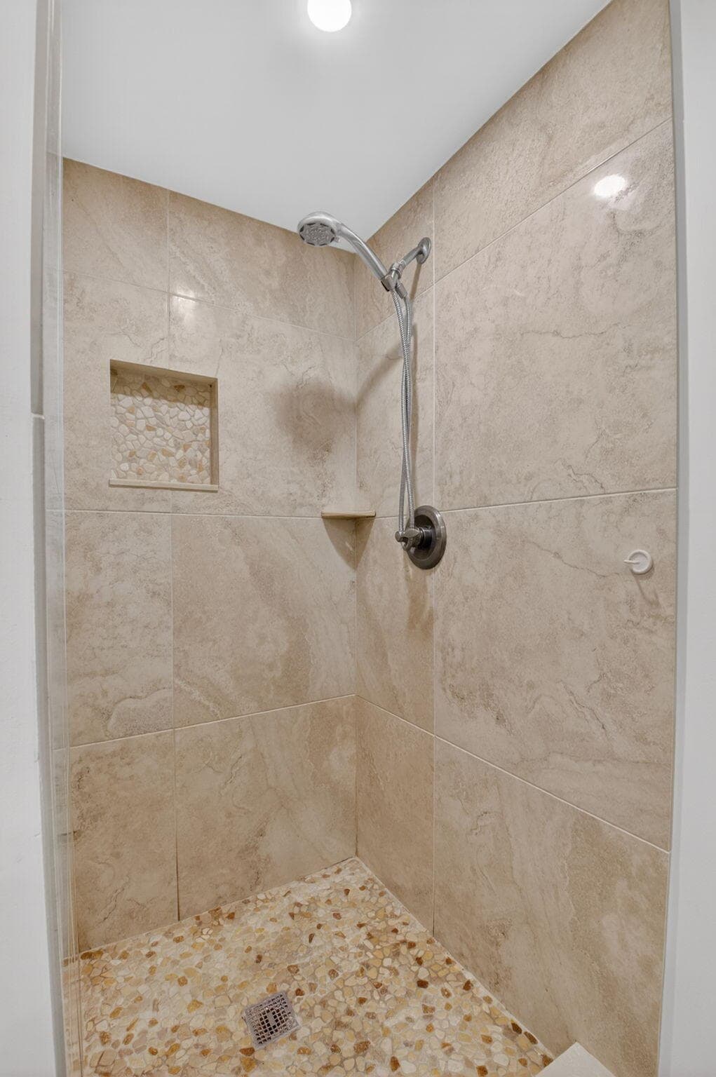 205 Flanders E, Delray Beach, FL 33484 — photo 11 of 37